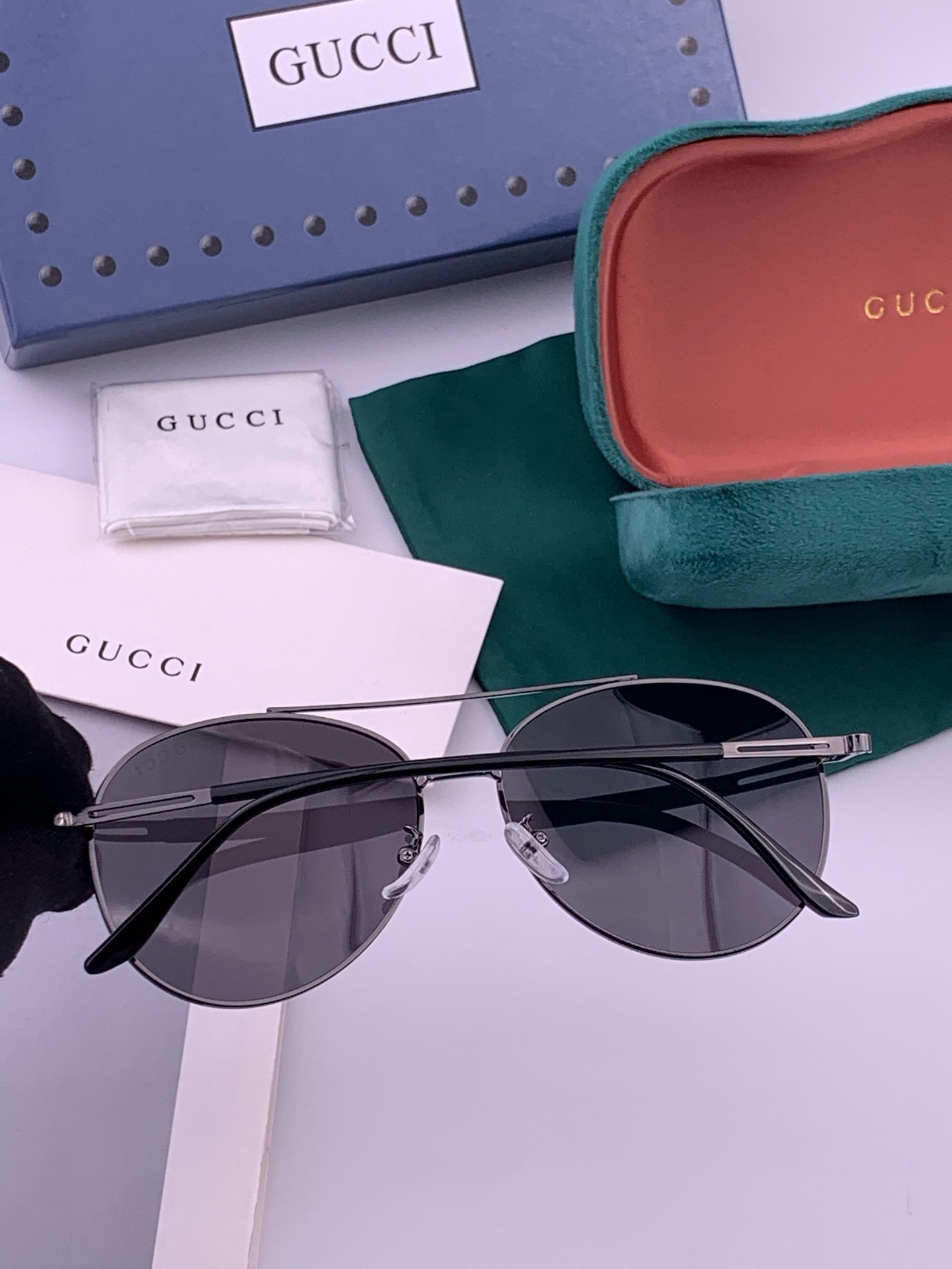 Gucci 🔥  高品质男女款墨镜   👍 进口宝丽来偏光镜片  🔥蛤蟆镜 开车钓鱼都可 🔥百搭显瘦墨镜韩版男士飞行员大