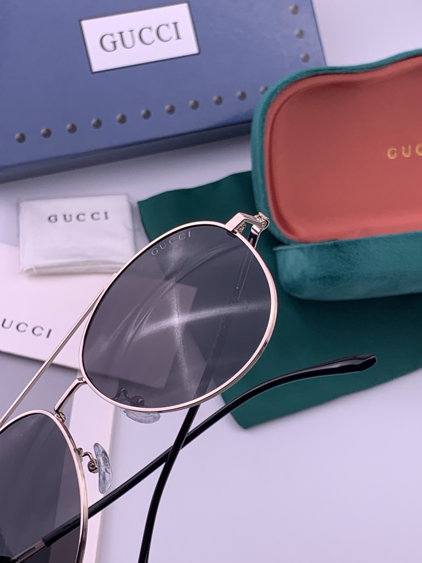 Gucci 🔥  高品质男女款墨镜   👍 进口宝丽来偏光镜片  🔥蛤蟆镜 开车钓鱼都可 🔥百搭显瘦墨镜韩版男士飞行员大