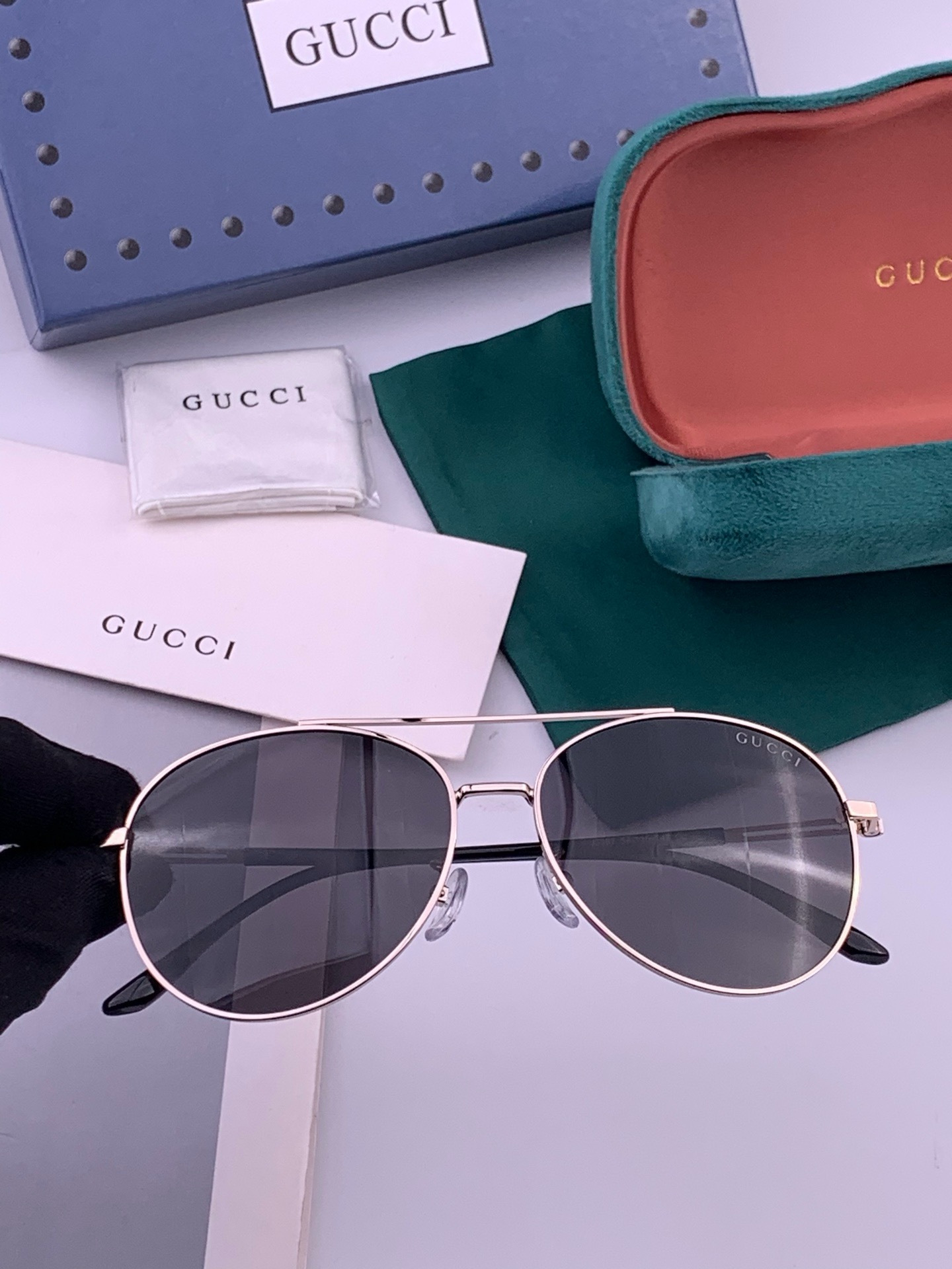 Gucci 🔥  高品质男女款墨镜   👍 进口宝丽来偏光镜片  🔥蛤蟆镜 开车钓鱼都可 🔥百搭显瘦墨镜韩版男士飞行员大