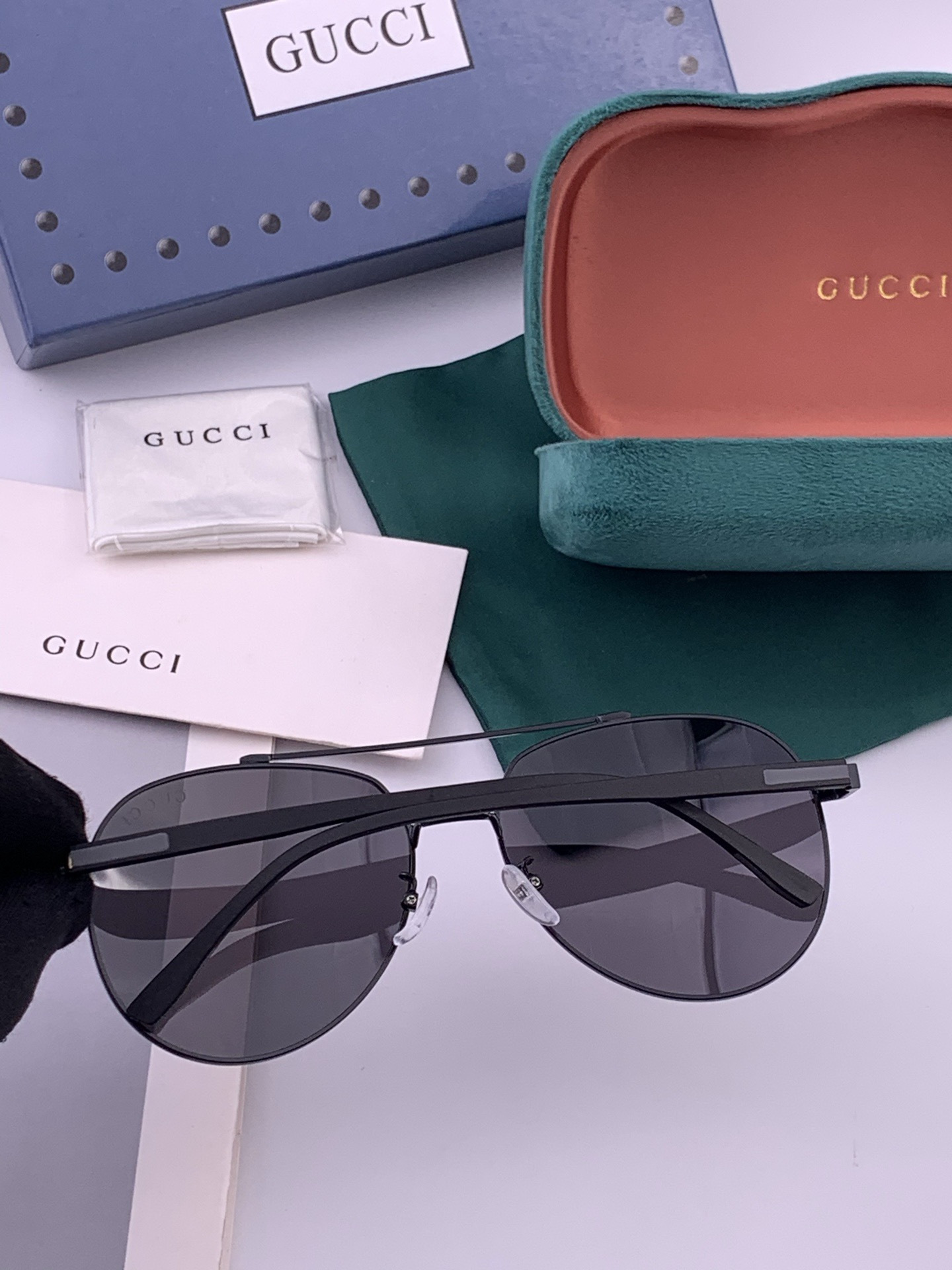 Gucci 🔥  高品质男女款墨镜   👍 进口宝丽来偏光镜片  🔥蛤蟆镜 开车钓鱼都可 🔥百搭显瘦墨镜韩版男士飞行员大