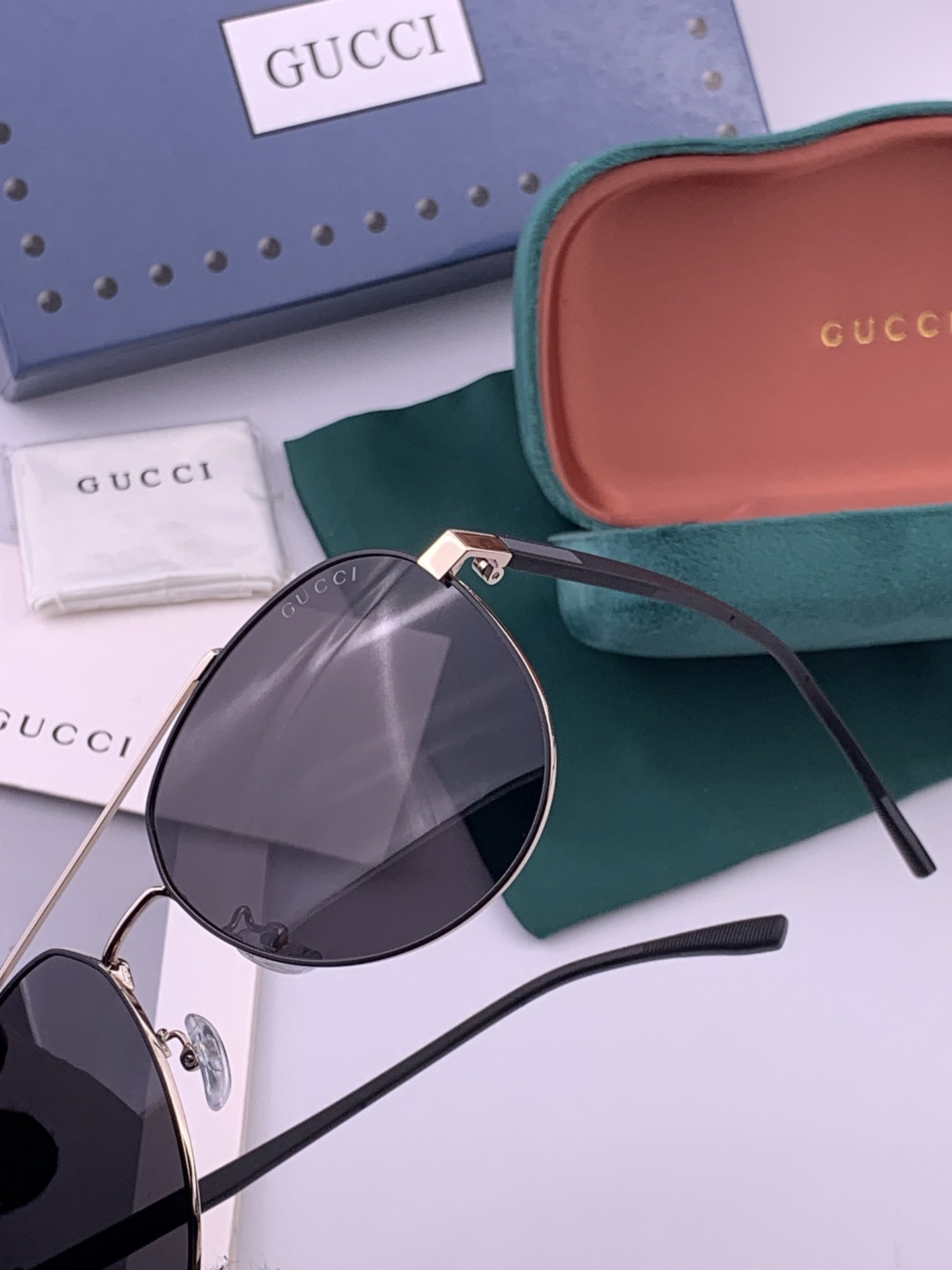 Gucci 🔥  高品质男女款墨镜   👍 进口宝丽来偏光镜片  🔥蛤蟆镜 开车钓鱼都可 🔥百搭显瘦墨镜韩版男士飞行员大
