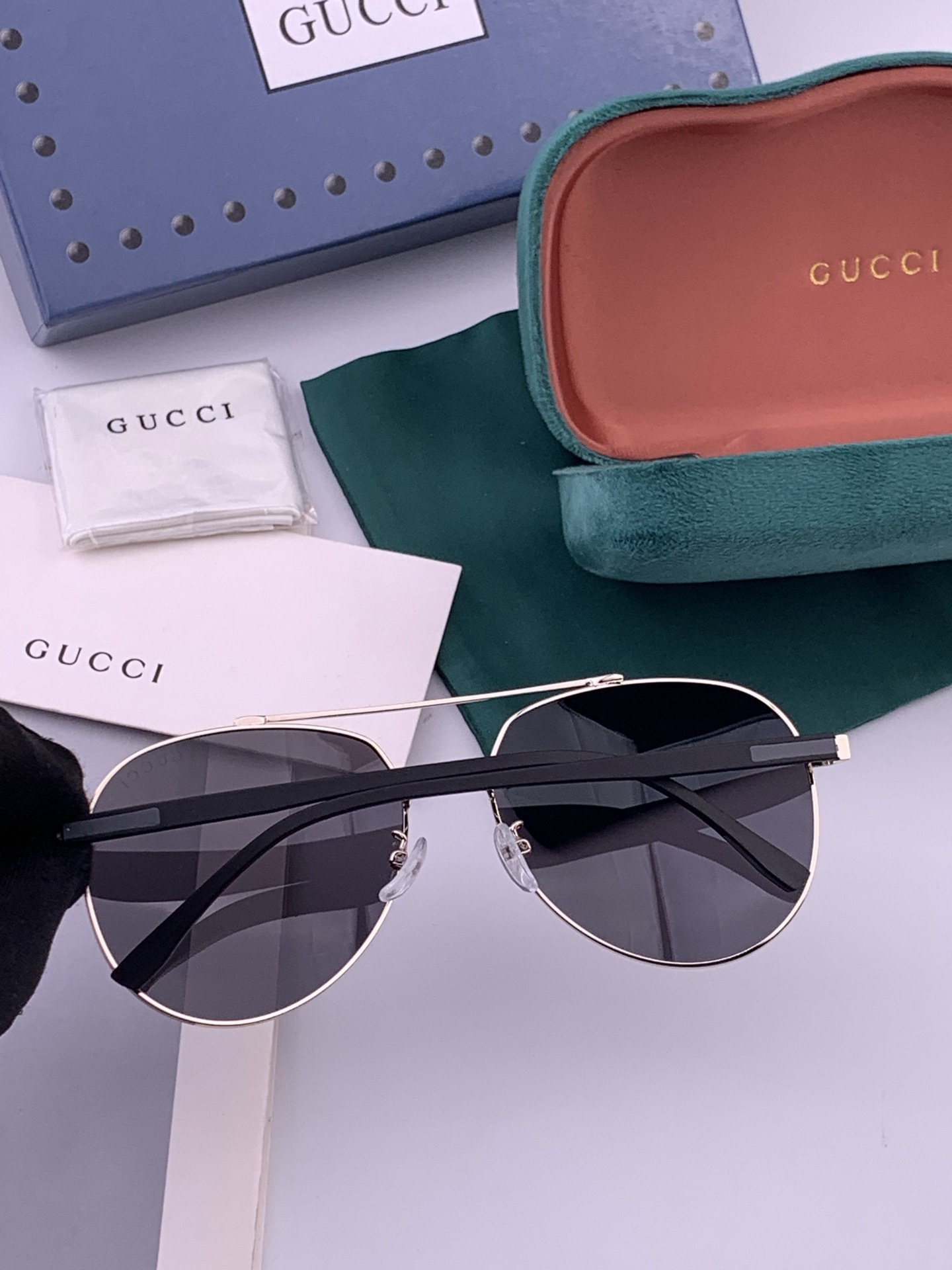 Gucci 🔥  高品质男女款墨镜   👍 进口宝丽来偏光镜片  🔥蛤蟆镜 开车钓鱼都可 🔥百搭显瘦墨镜韩版男士飞行员大
