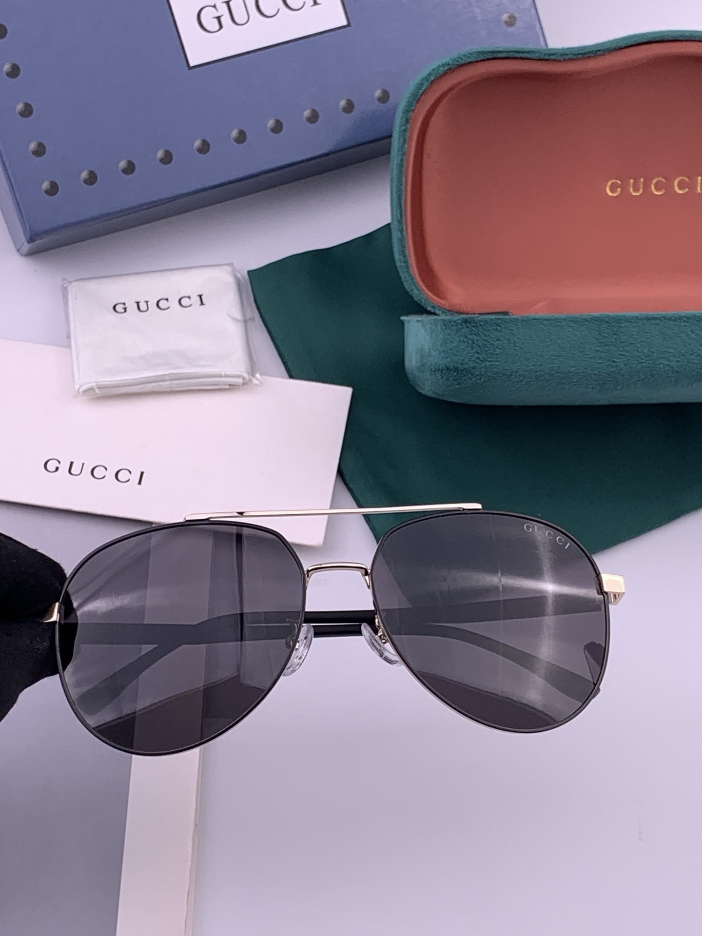 Gucci 🔥  高品质男女款墨镜   👍 进口宝丽来偏光镜片  🔥蛤蟆镜 开车钓鱼都可 🔥百搭显瘦墨镜韩版男士飞行员大