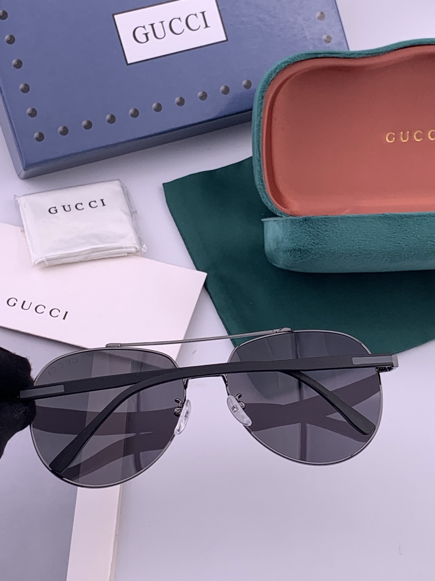 Gucci 🔥  高品质男女款墨镜   👍 进口宝丽来偏光镜片  🔥蛤蟆镜 开车钓鱼都可 🔥百搭显瘦墨镜韩版男士飞行员大