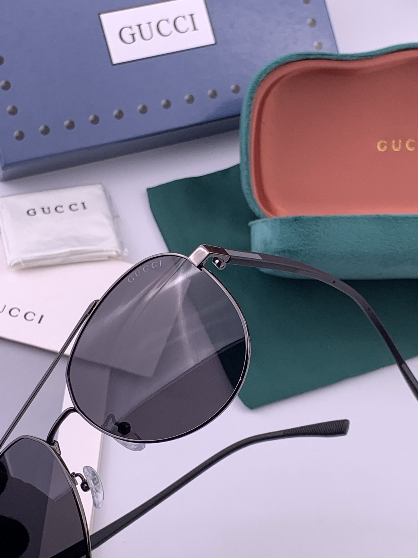 Gucci 🔥  高品质男女款墨镜   👍 进口宝丽来偏光镜片  🔥蛤蟆镜 开车钓鱼都可 🔥百搭显瘦墨镜韩版男士飞行员大