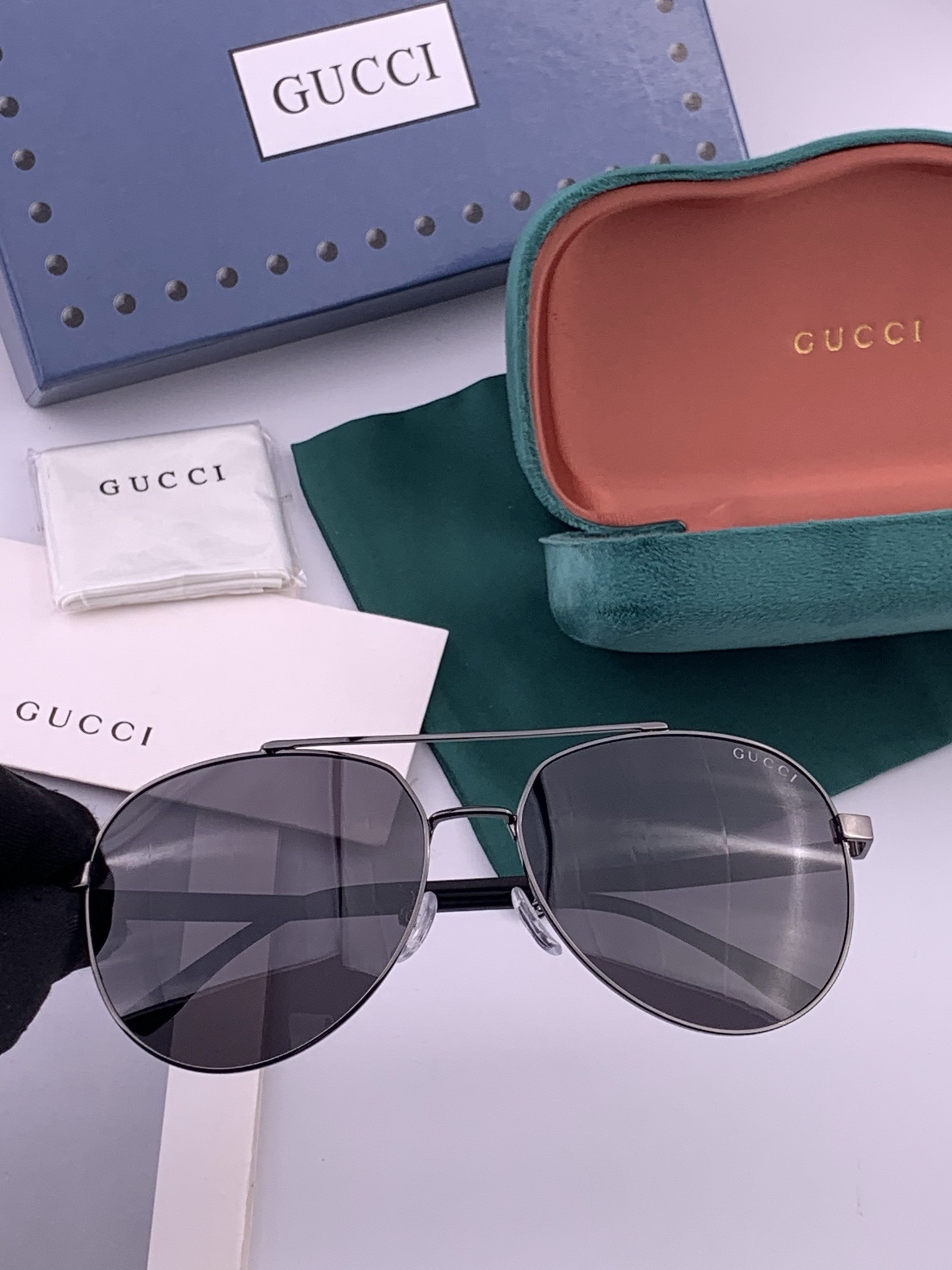 Gucci 🔥  高品质男女款墨镜   👍 进口宝丽来偏光镜片  🔥蛤蟆镜 开车钓鱼都可 🔥百搭显瘦墨镜韩版男士飞行员大