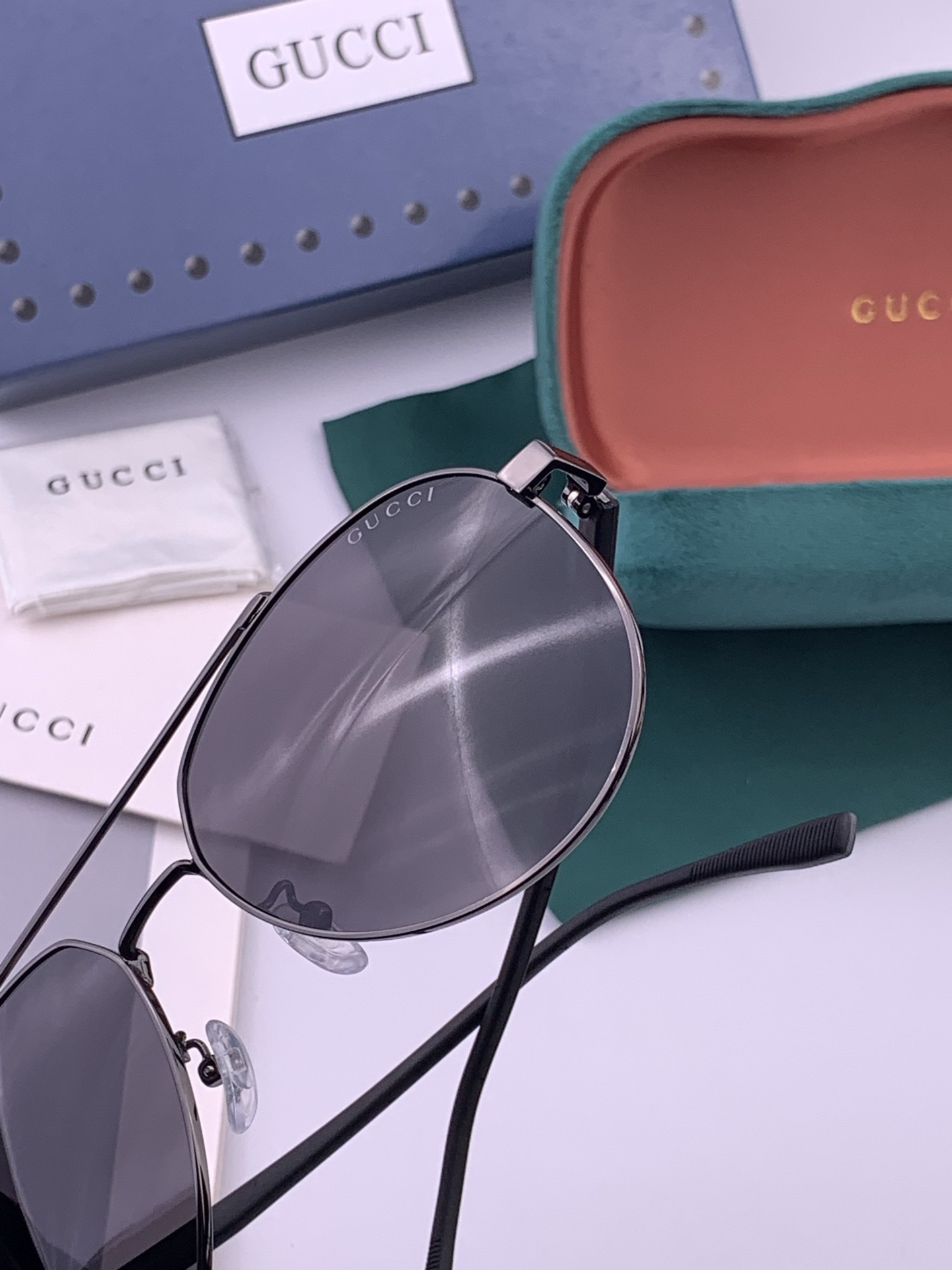 Gucci 🔥  高品质男女款墨镜   👍 进口宝丽来偏光镜片  🔥蛤蟆镜 开车钓鱼都可 🔥百搭显瘦墨镜韩版男士飞行员大