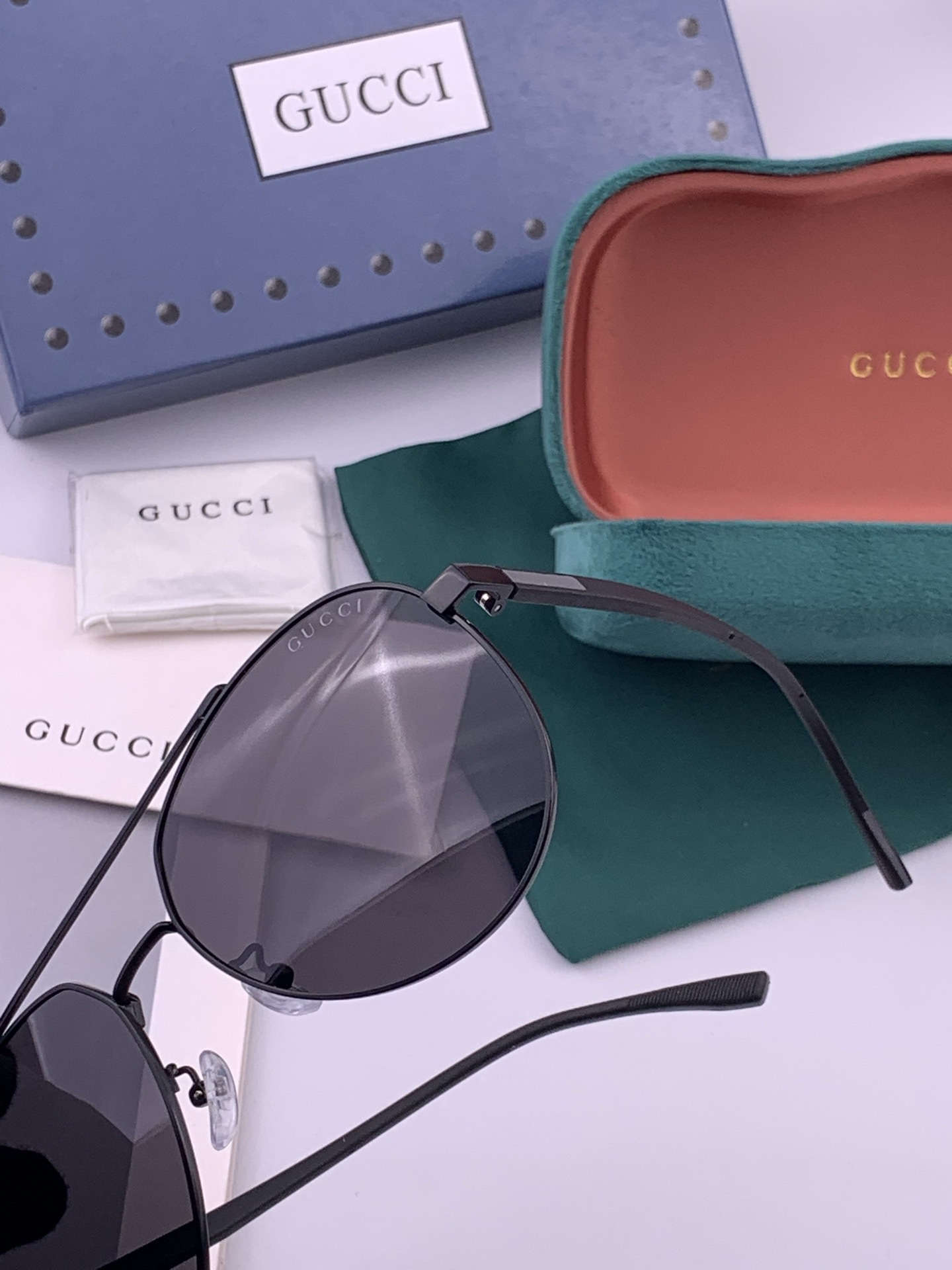 Gucci 🔥  高品质男女款墨镜   👍 进口宝丽来偏光镜片  🔥蛤蟆镜 开车钓鱼都可 🔥百搭显瘦墨镜韩版男士飞行员大