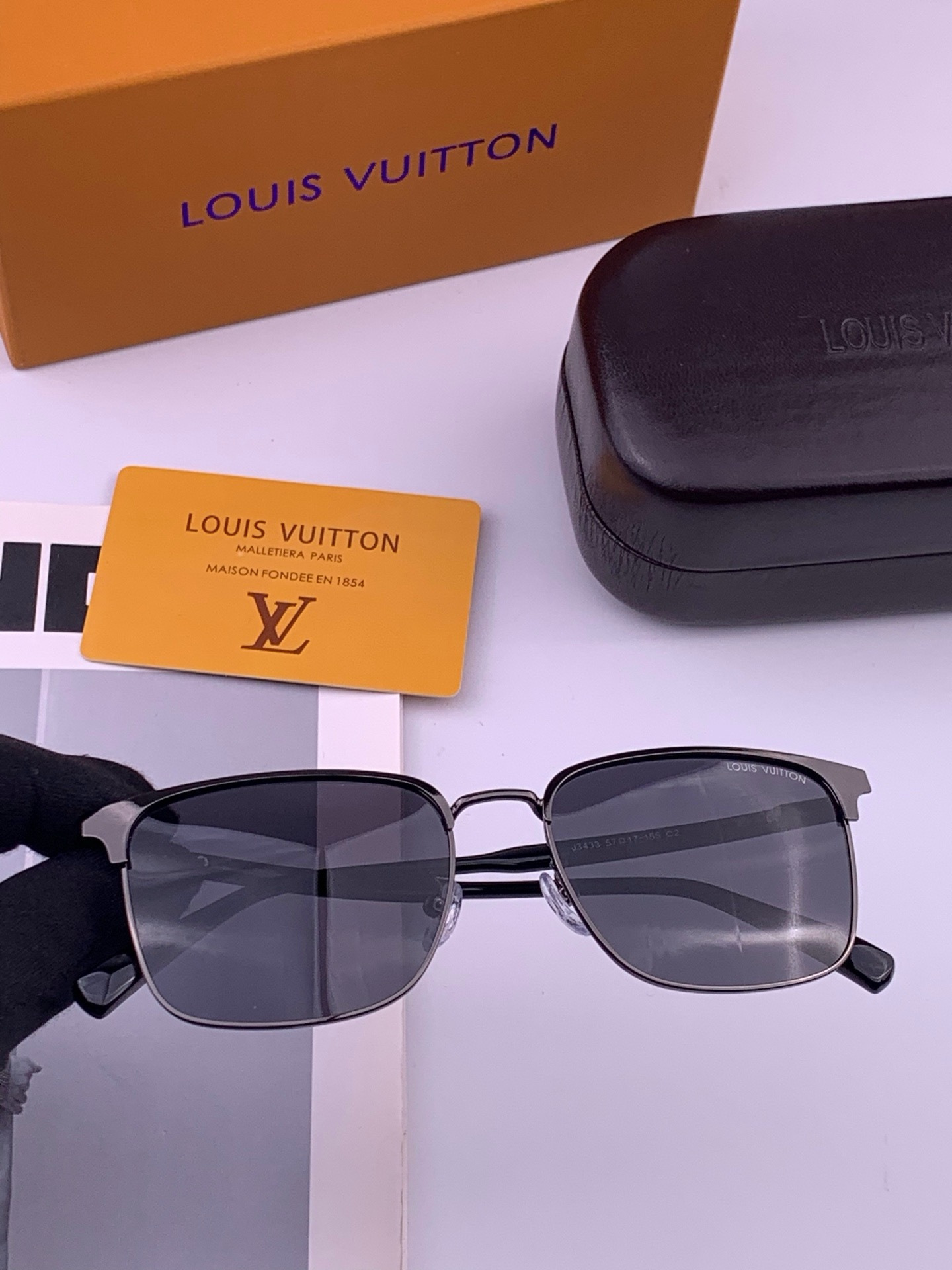 LV 🔥  高品质男女款墨镜   👍 进口宝丽来偏光镜片  🔥蛤蟆镜 开车钓鱼都可 🔥百搭显瘦墨镜韩版男士飞行员大框司机