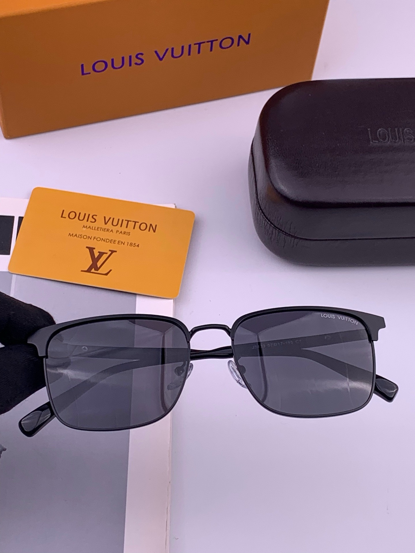 LV 🔥  高品质男女款墨镜   👍 进口宝丽来偏光镜片  🔥蛤蟆镜 开车钓鱼都可 🔥百搭显瘦墨镜韩版男士飞行员大框司机