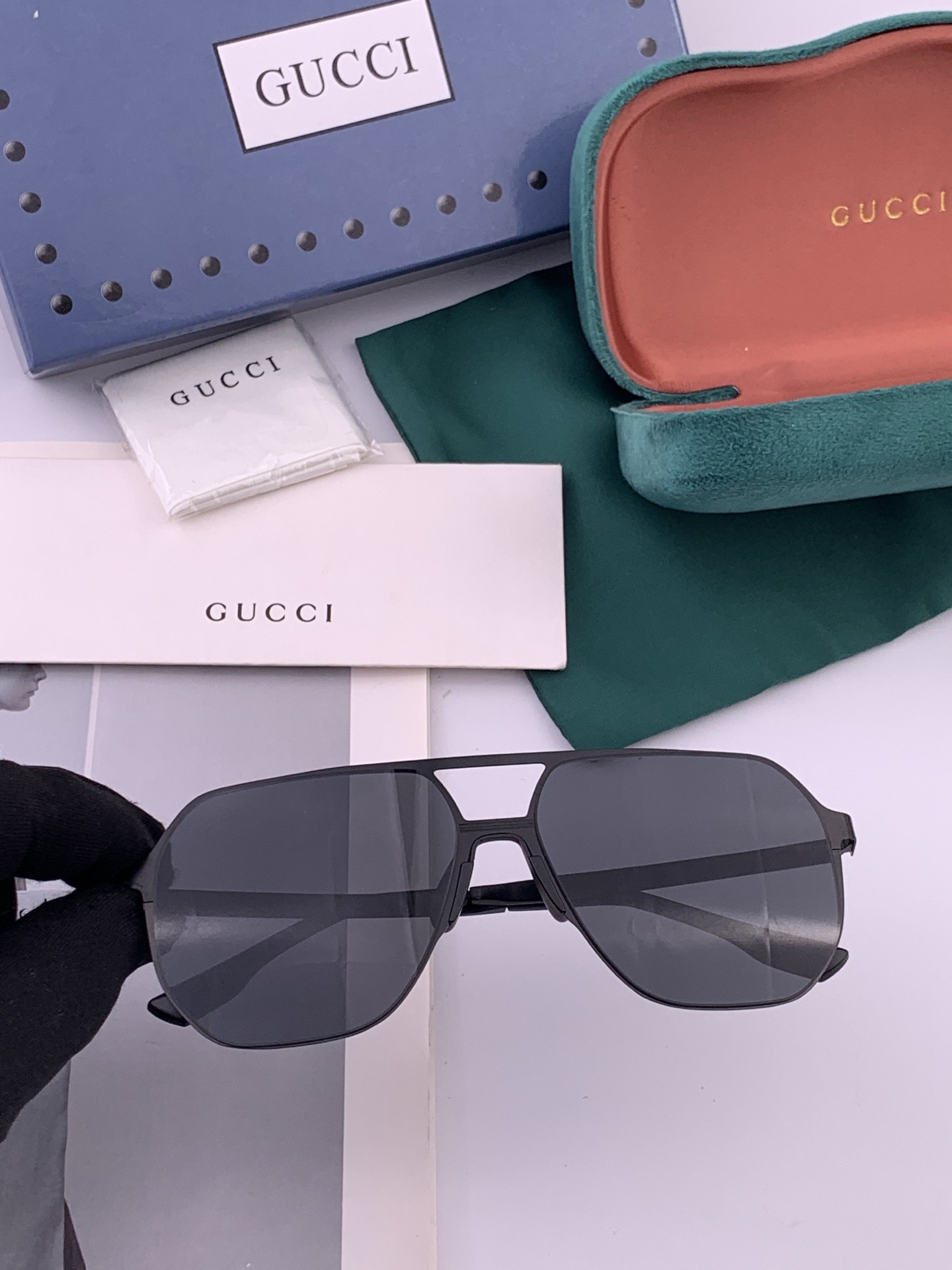 Gucci  男款炫彩飞行员偏光太阳镜 ❤️材质：高清尼龙加厚卡槽高清偏光镜片 🌹无边框镜架💕颜👍型号：G1399