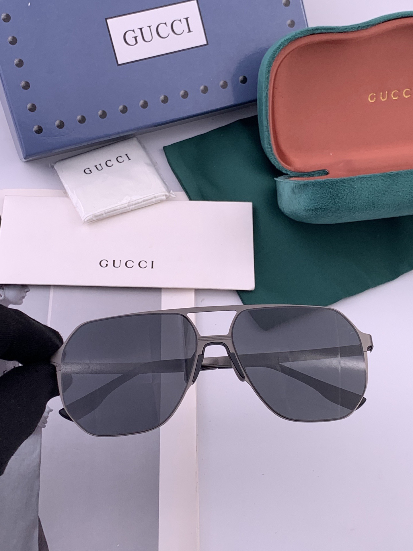 Gucci  男款炫彩飞行员偏光太阳镜 ❤️材质：高清尼龙加厚卡槽高清偏光镜片 🌹无边框镜架💕颜👍型号：G1399