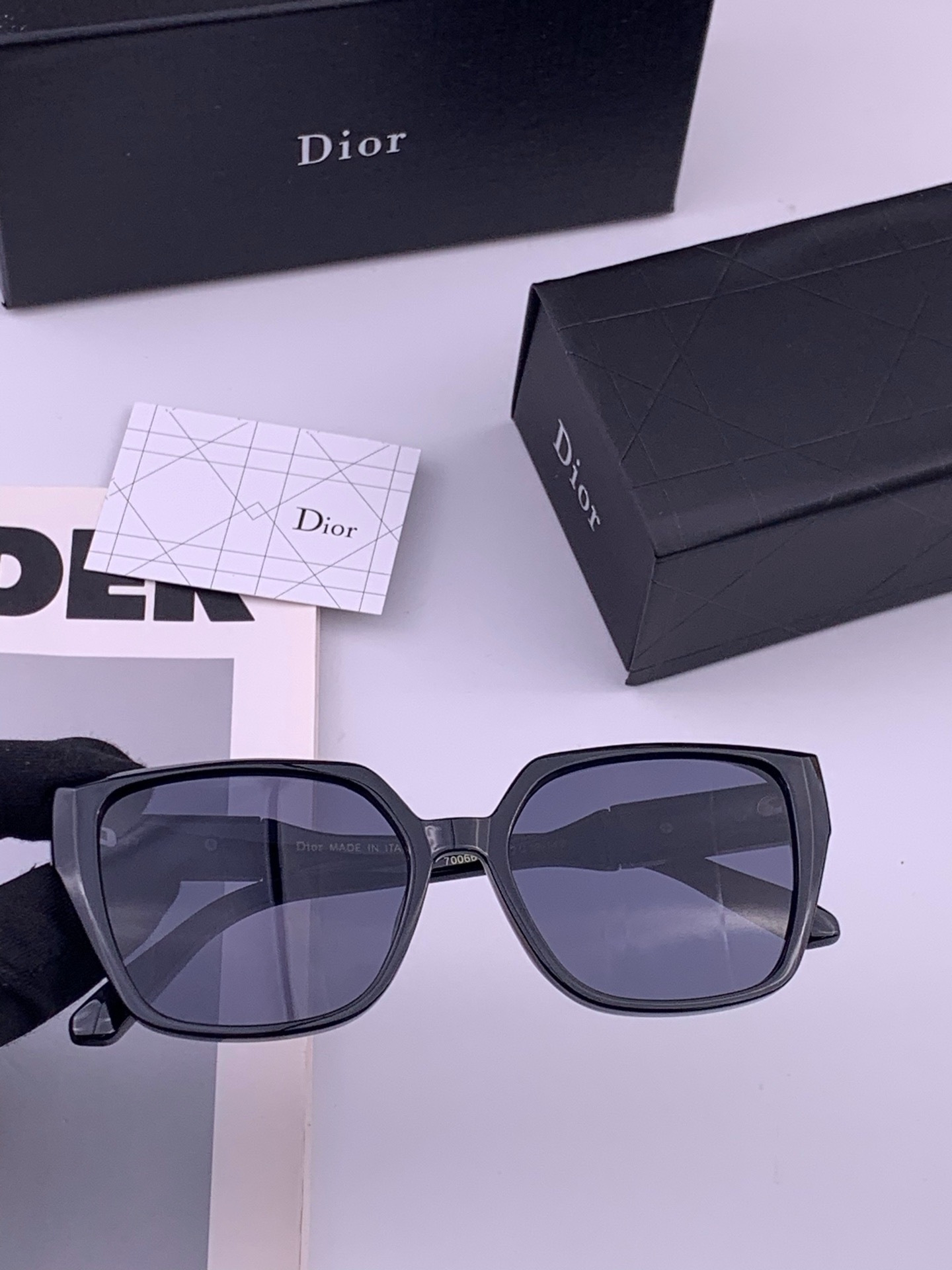 🔺 【DIOR-迪奥】开春新款 潮流爆款 时尚太阳镜 高品质 佩戴舒适 网红潮款墨镜 型号：D67706