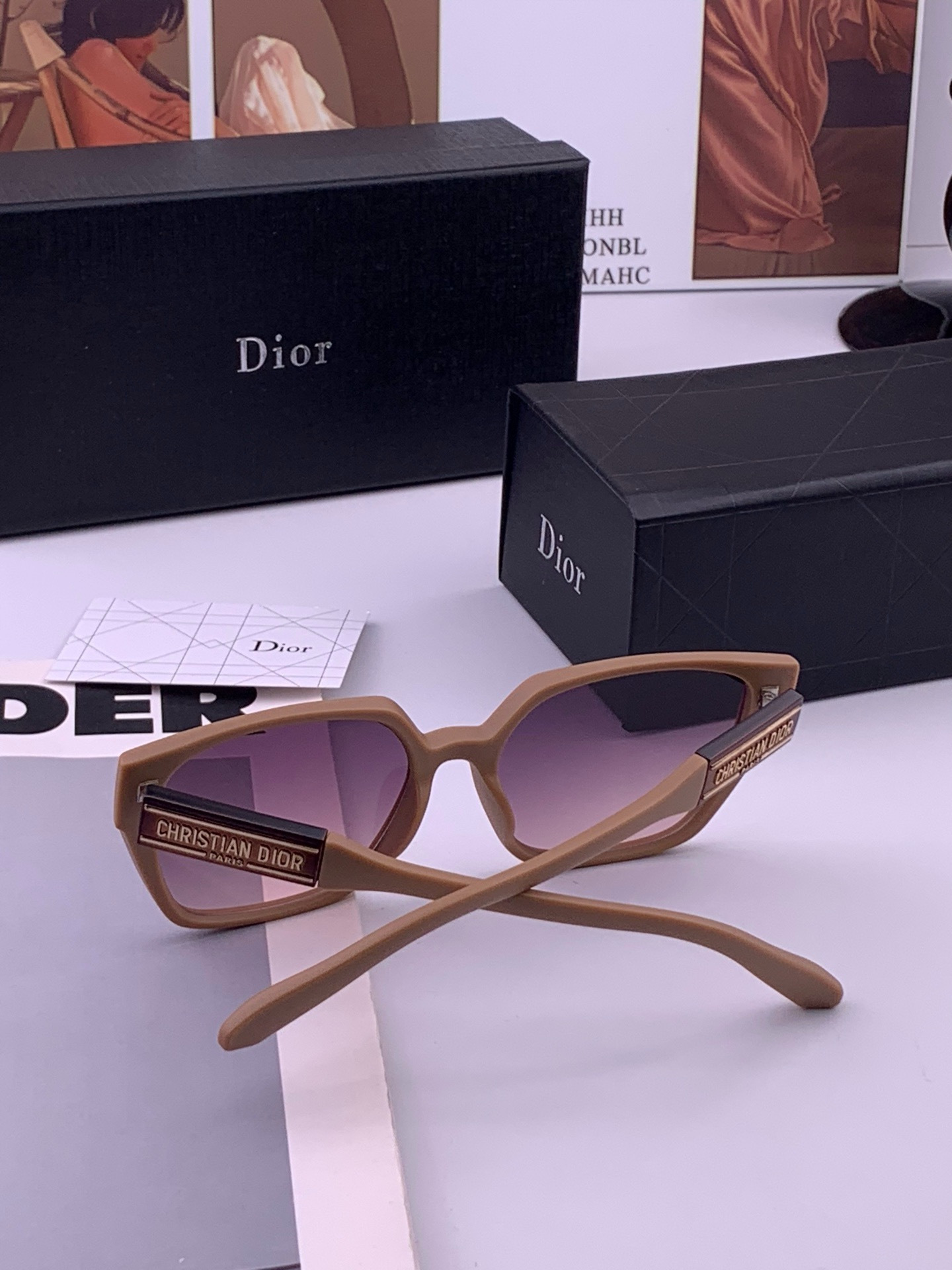 🔺 【DIOR-迪奥】开春新款 潮流爆款 时尚太阳镜 高品质 佩戴舒适 网红潮款墨镜 型号：D67706