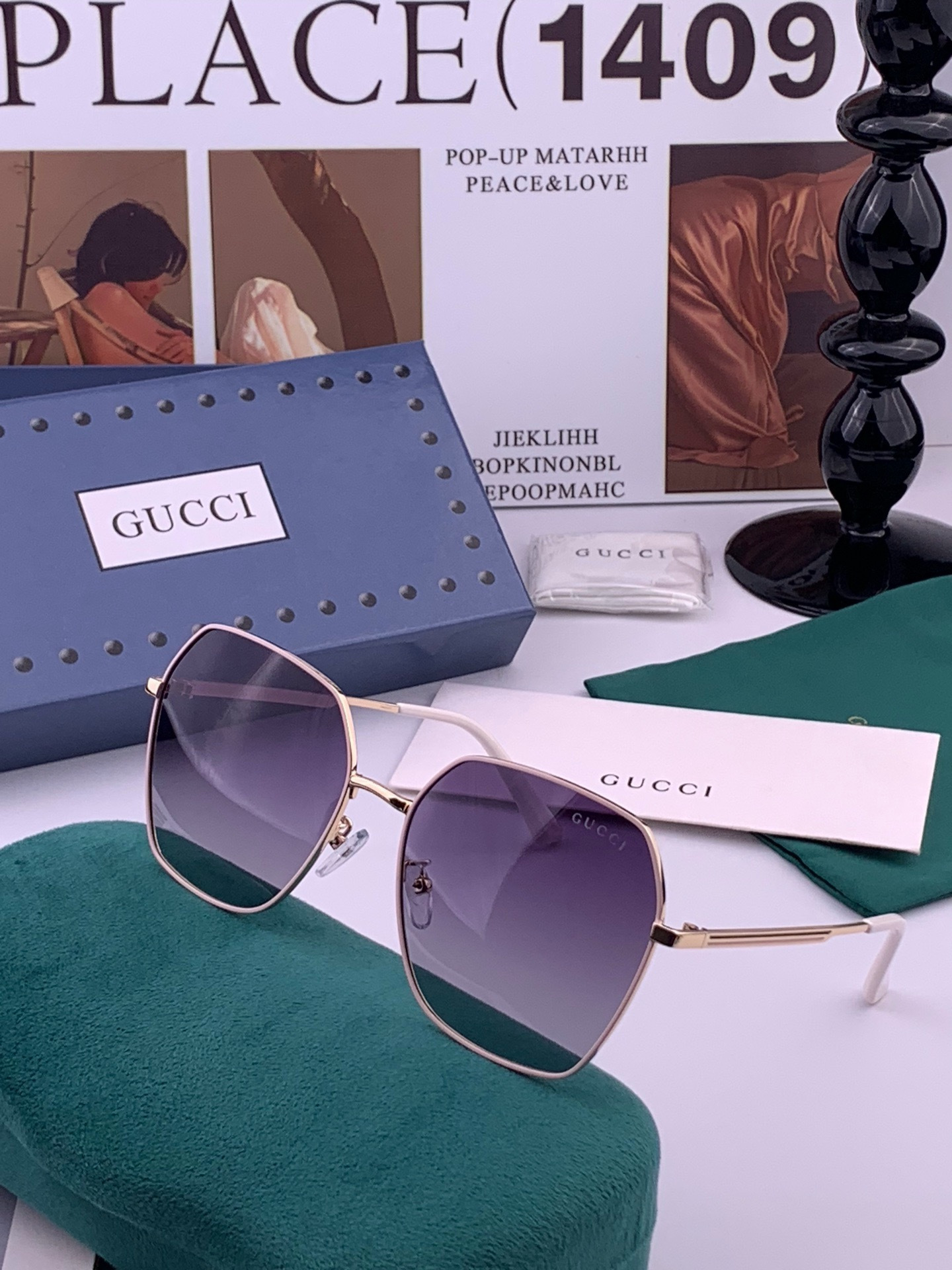 GUCCI  开春新款 马鞍扣镜腿系列墨镜，优雅方框太阳镜各路网红纷纷带起气场满分‼️ 俏皮甜美.上脸效果更佳.金属质感