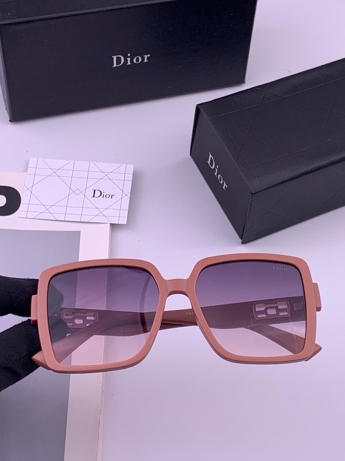 🔺 【DIOR-迪奥】开春新款 潮流爆款 时尚太阳镜 高品质 佩戴舒适 网红潮款墨镜 型号：D78000