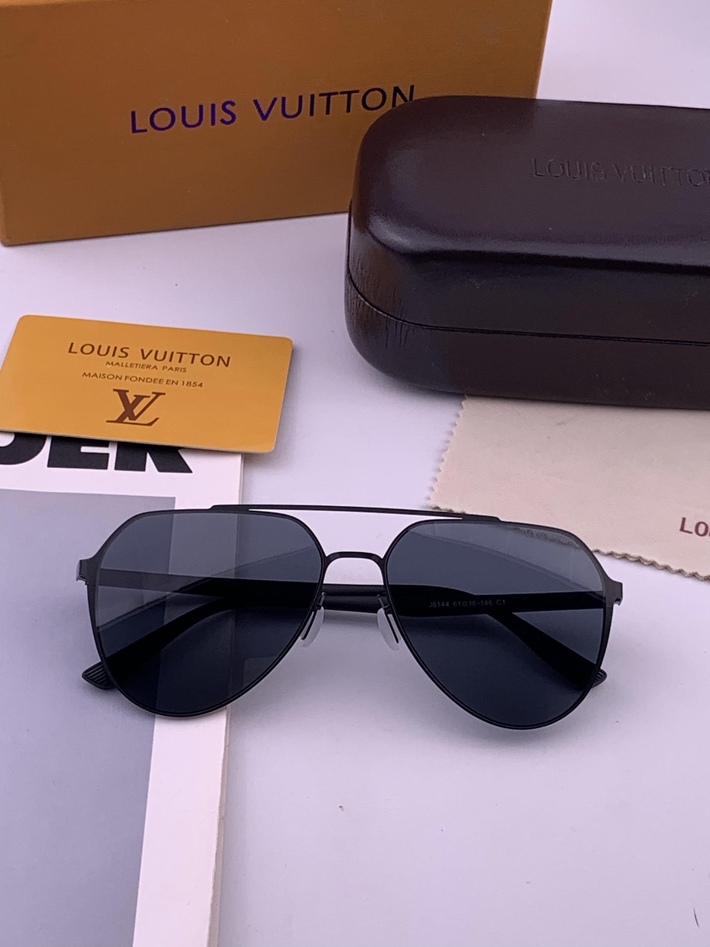 ♦️ GUCCI 新款男女情侣款太阳镜 超轻超有弹性整幅眼镜 重要的是压不坏 高清镜片、精湛的工艺 原版材料 休闲大气不