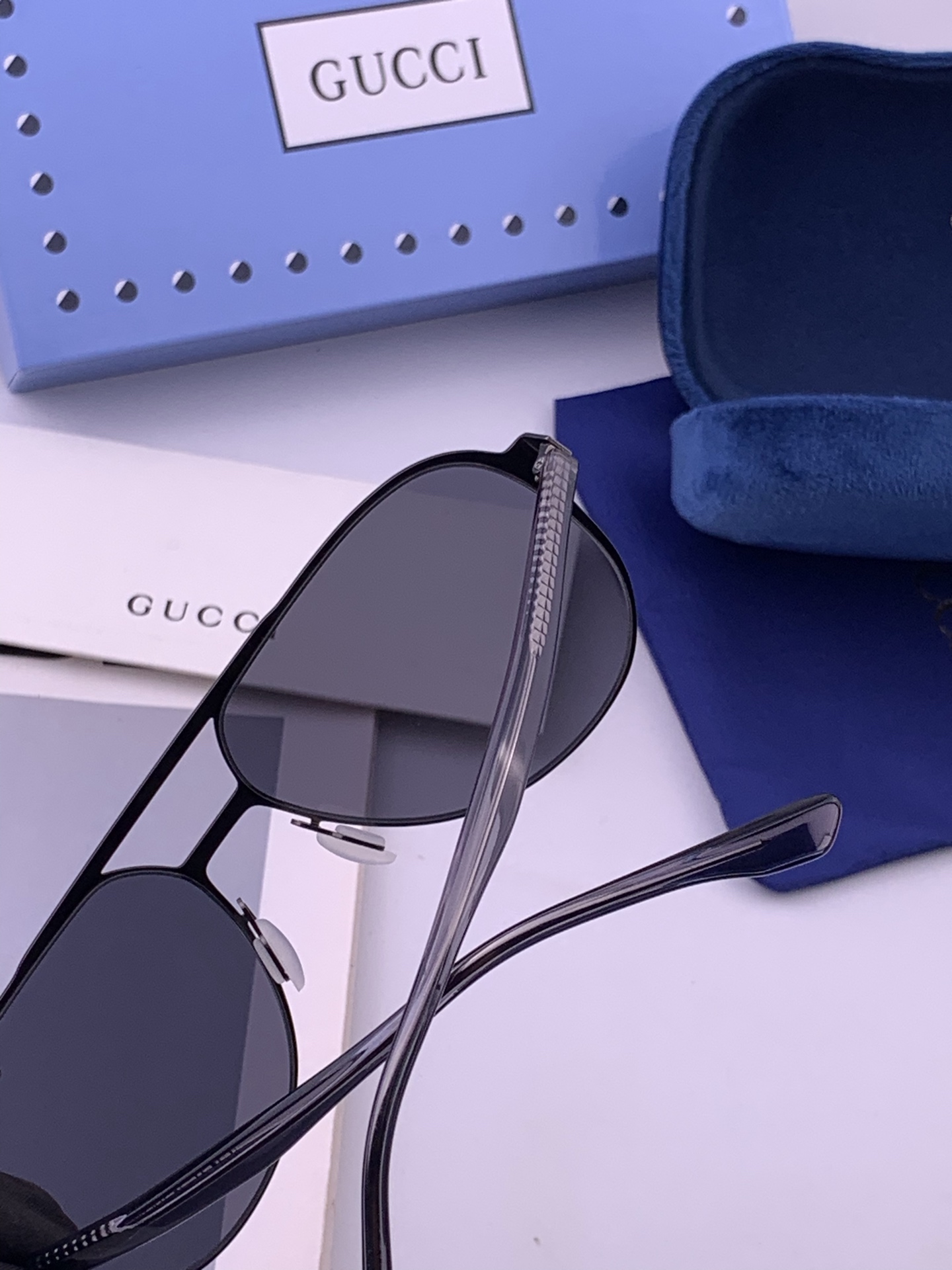 GUCCI 男款炫彩飞行员偏光太阳镜 ❤️材质：高清尼龙加厚卡槽高清偏光镜片 🌹无边框镜架💕颜👍型号：G7810