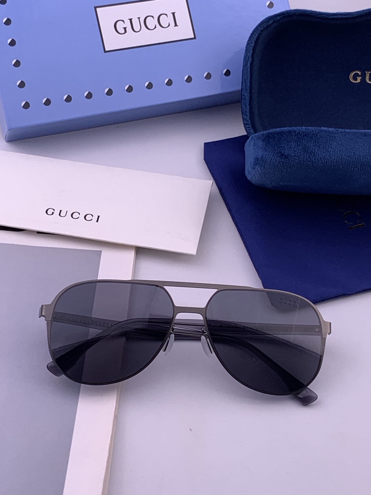 GUCCI 男款炫彩飞行员偏光太阳镜 ❤️材质：高清尼龙加厚卡槽高清偏光镜片 🌹无边框镜架💕颜👍型号：G7810