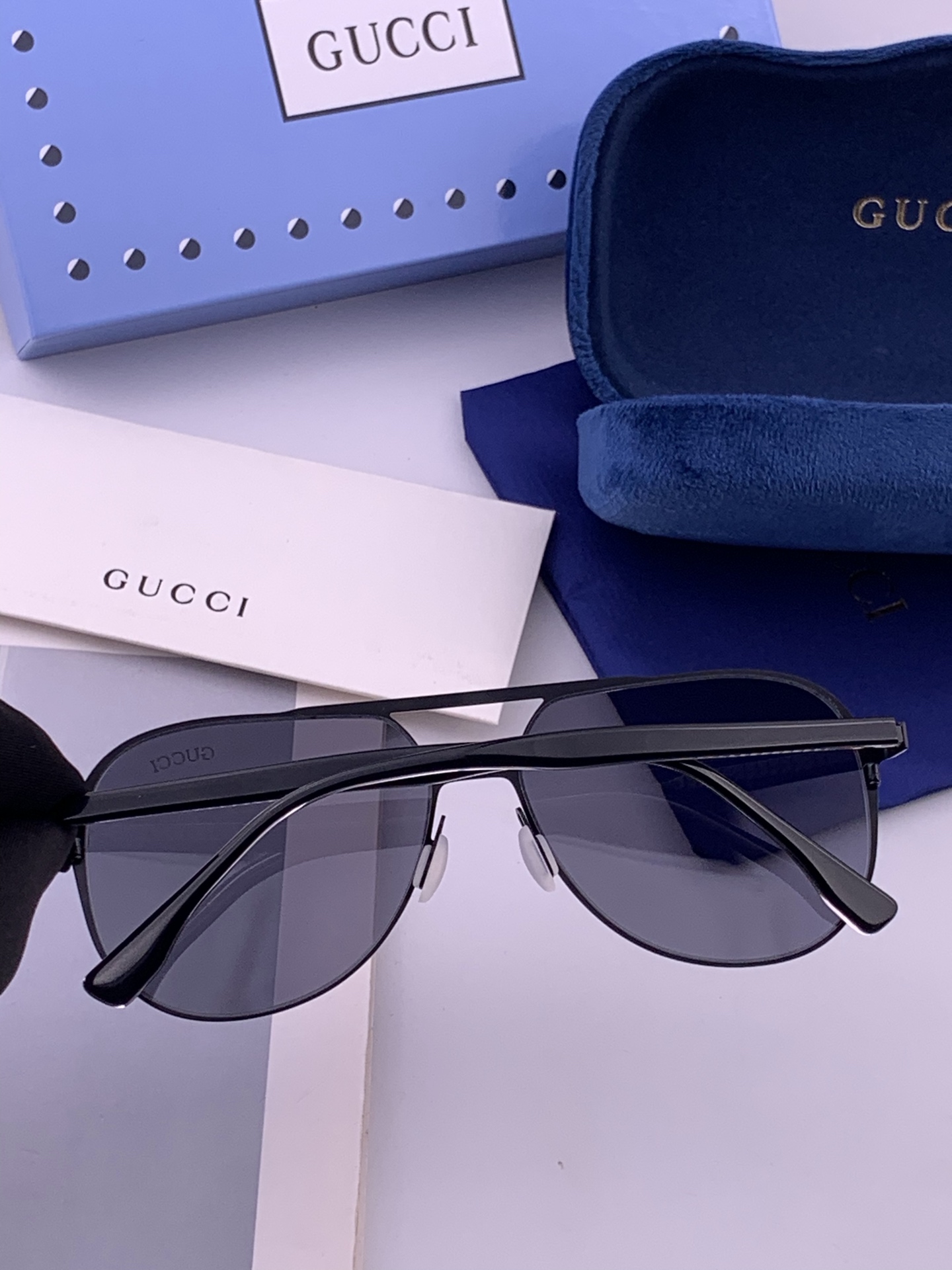 GUCCI 男款炫彩飞行员偏光太阳镜 ❤️材质：高清尼龙加厚卡槽高清偏光镜片 🌹无边框镜架💕颜👍型号：G7810