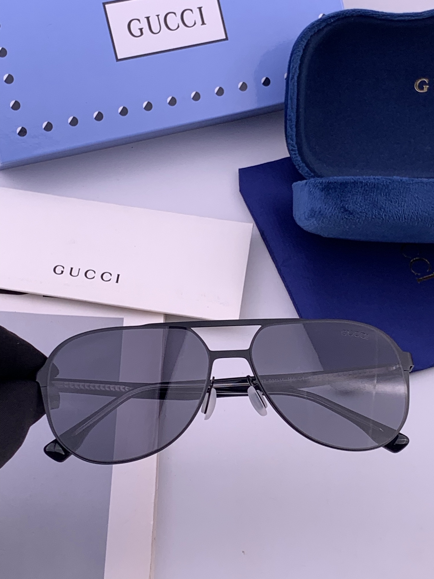 GUCCI 男款炫彩飞行员偏光太阳镜 ❤️材质：高清尼龙加厚卡槽高清偏光镜片 🌹无边框镜架💕颜👍型号：G7810