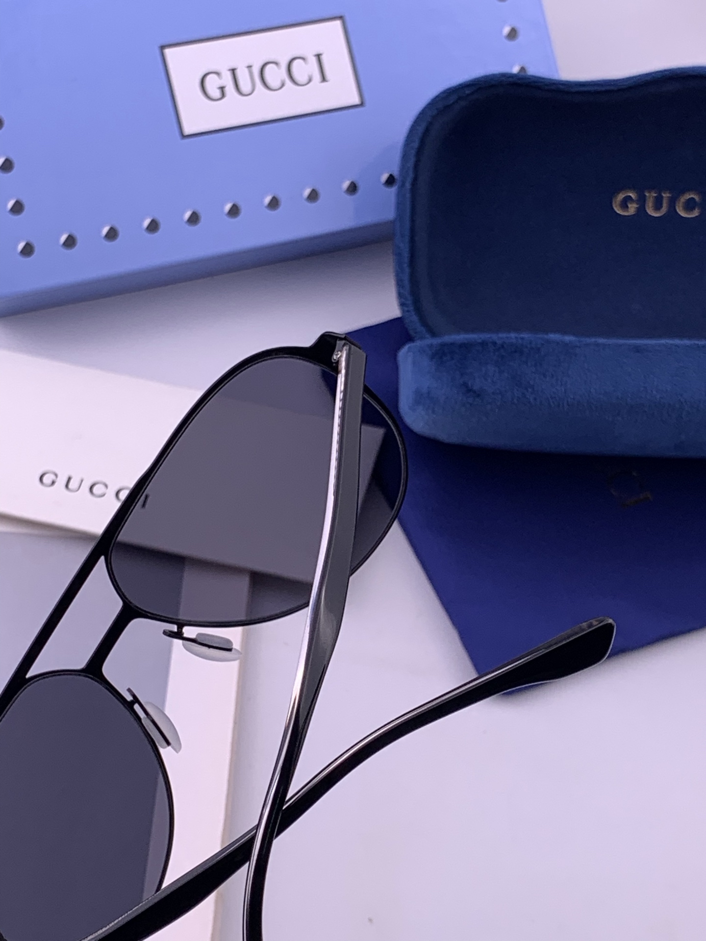 GUCCI 男款炫彩飞行员偏光太阳镜 ❤️材质：高清尼龙加厚卡槽高清偏光镜片 🌹无边框镜架💕颜👍型号：G7810