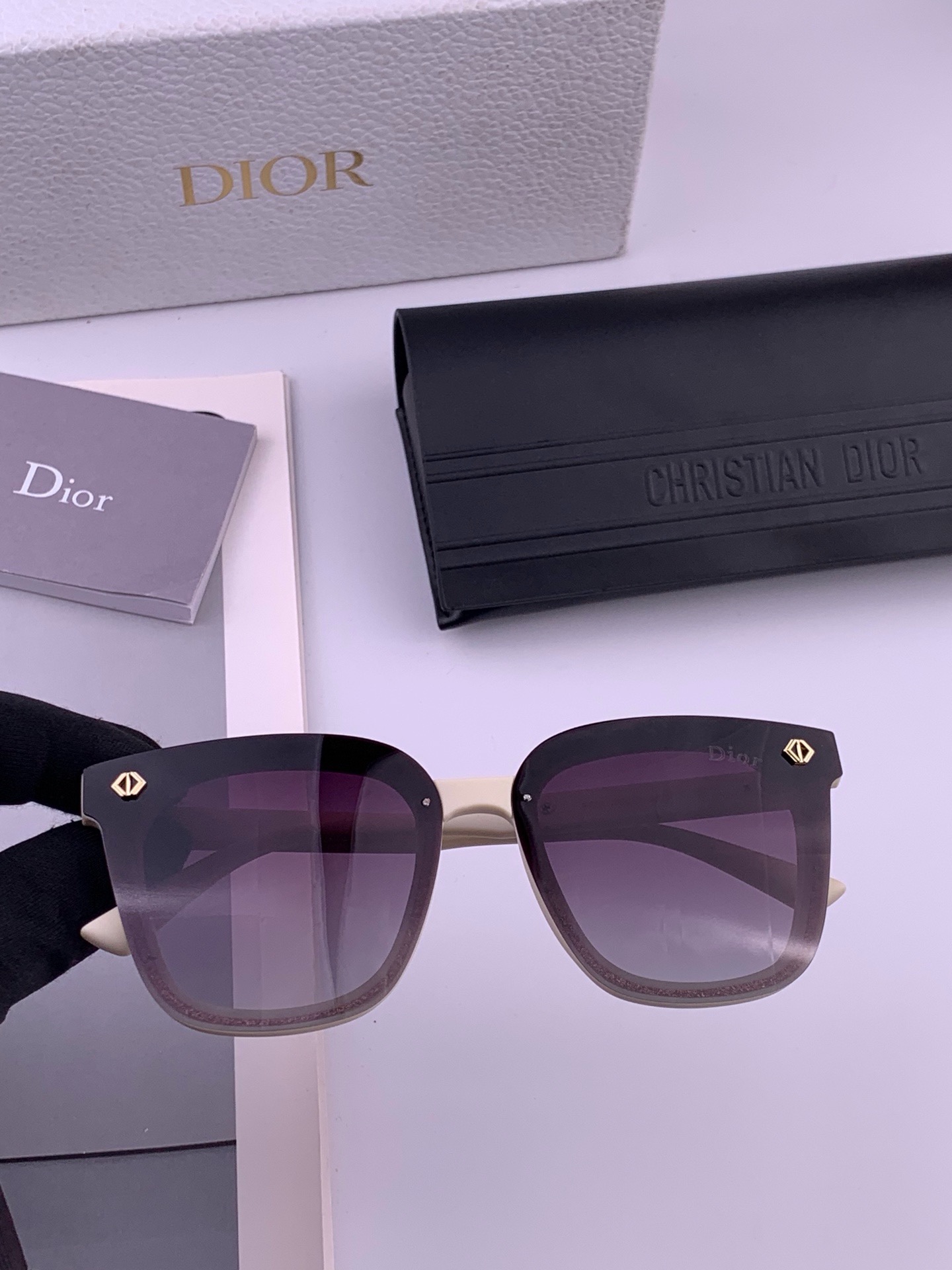 🔺 【DIOR-迪奥】开春新款 潮流爆款 时尚方框偏光太阳镜 高品质 佩戴舒适 网红潮款墨镜 女士高清偏光太阳镜🕶️ 🎉