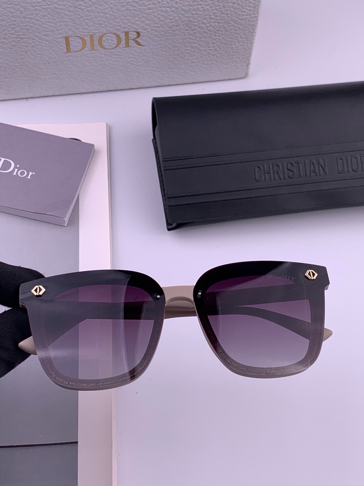 🔺 【DIOR-迪奥】开春新款 潮流爆款 时尚方框偏光太阳镜 高品质 佩戴舒适 网红潮款墨镜 女士高清偏光太阳镜🕶️ 🎉