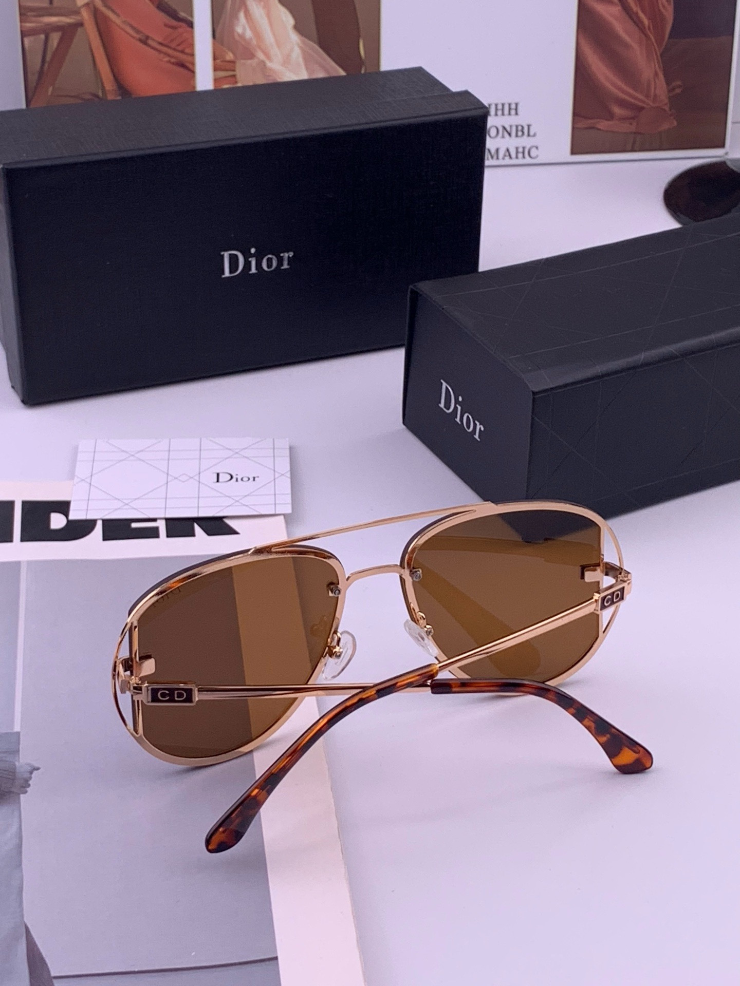 🔺 【DIOR-迪奥】开春新款 潮流爆款 时尚太阳镜 高品质 佩戴舒适 网红潮款墨镜 型号：D4500