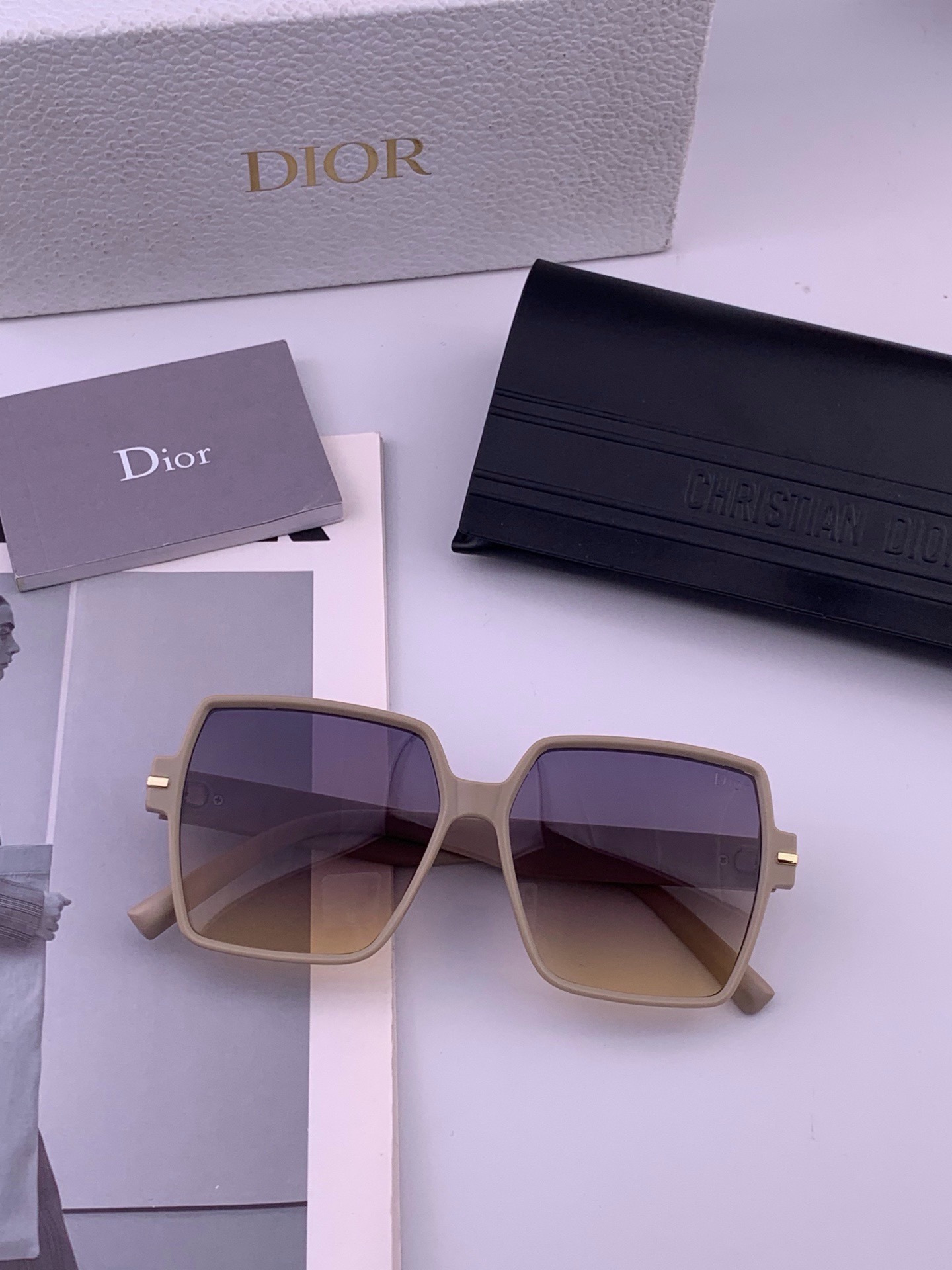 🔺 【DIOR】开春新款 潮流爆款 时尚方框偏光太阳镜 高品质 佩戴舒适 网红潮款墨镜 女士高清加厚偏光太阳镜🕶️ 🎉高