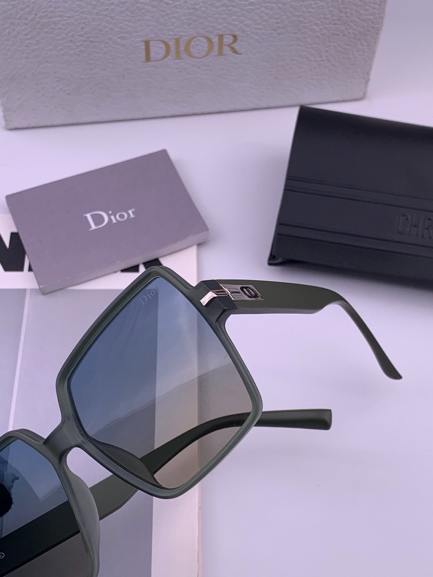 🔺 【DIOR】开春新款 潮流爆款 时尚方框偏光太阳镜 高品质 佩戴舒适 网红潮款墨镜 女士高清加厚偏光太阳镜🕶️ 🎉高