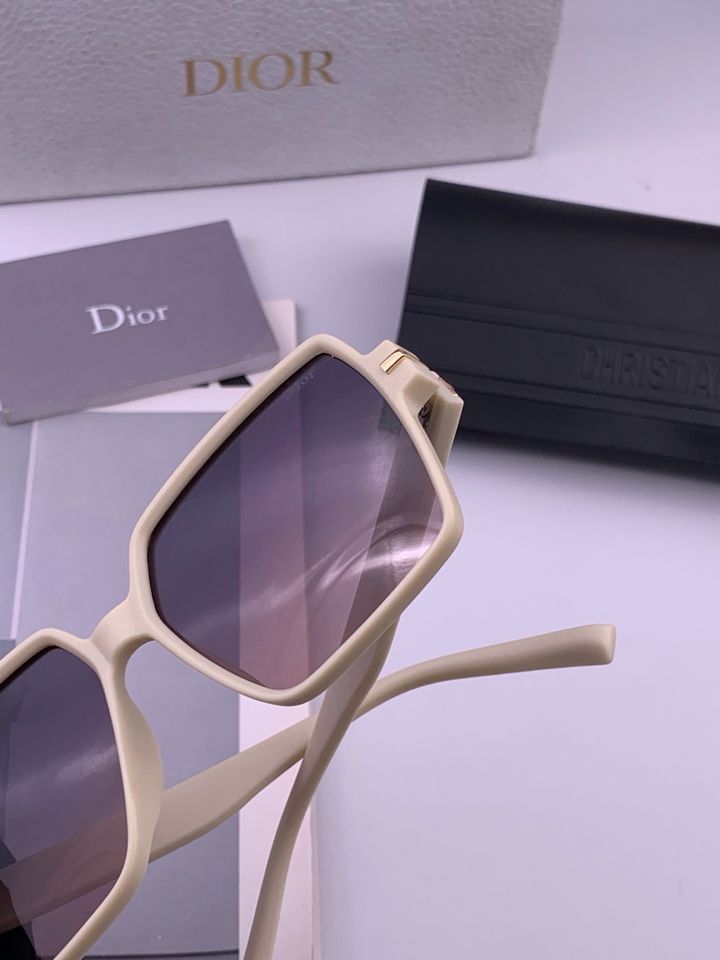 🔺 【DIOR】开春新款 潮流爆款 时尚方框偏光太阳镜 高品质 佩戴舒适 网红潮款墨镜 女士高清加厚偏光太阳镜🕶️ 🎉高