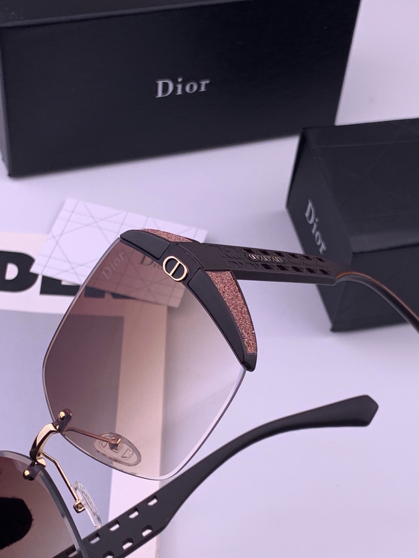 🔺 【DIOR-迪奥】开春新款 潮流爆款 时尚方框太阳镜 高品质 佩戴舒适 网红潮款墨镜 女士高清太阳镜🕶️ 🎉高品质T
