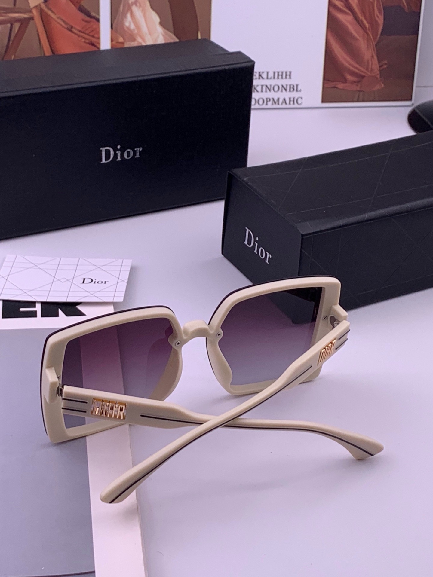 🔺 【DIOR-迪奥】开春新款 潮流爆款 时尚方框偏光太阳镜 高品质 佩戴舒适 网红潮款墨镜 型号：D5290