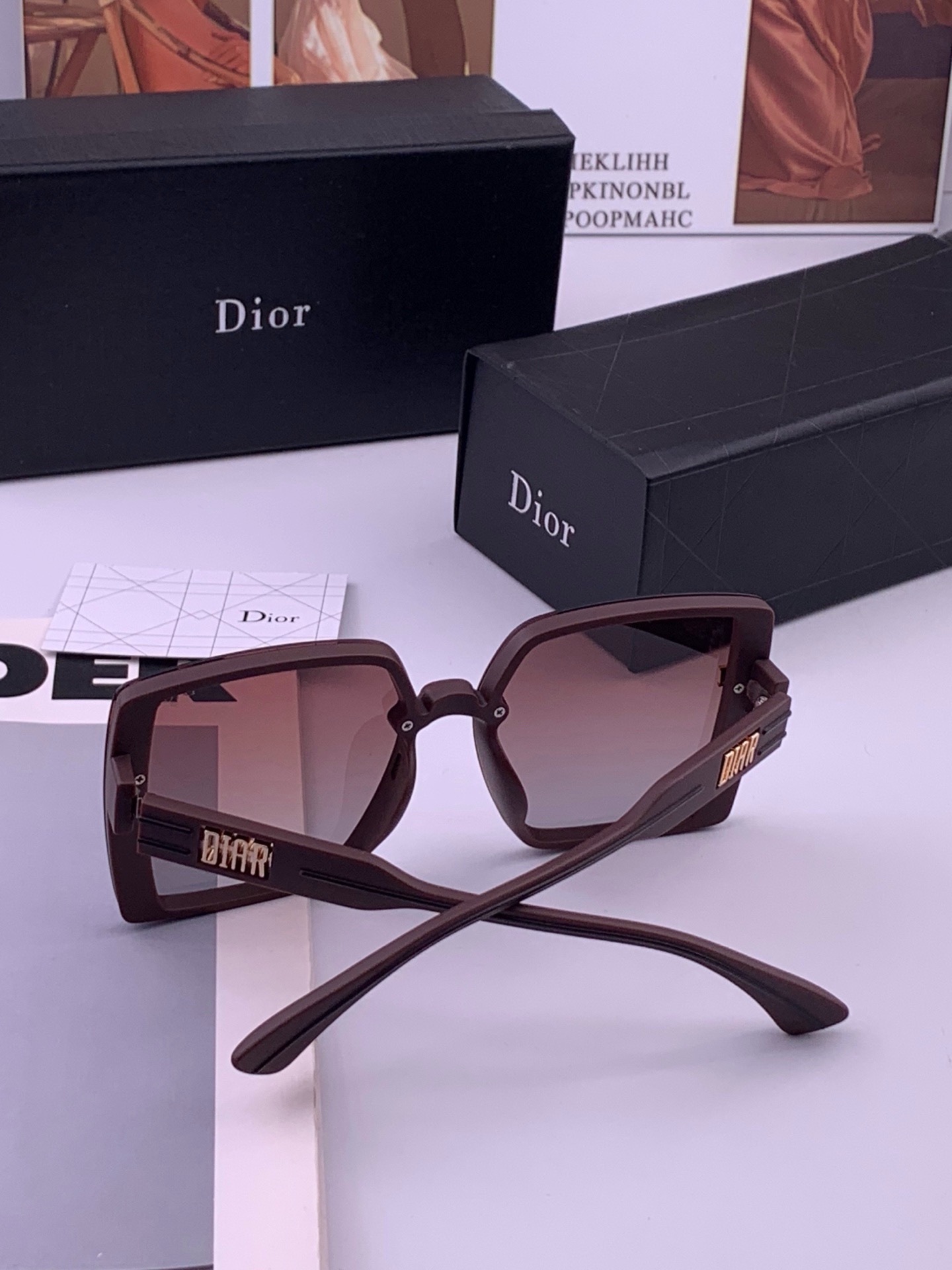 🔺 【DIOR-迪奥】开春新款 潮流爆款 时尚方框偏光太阳镜 高品质 佩戴舒适 网红潮款墨镜 型号：D5290