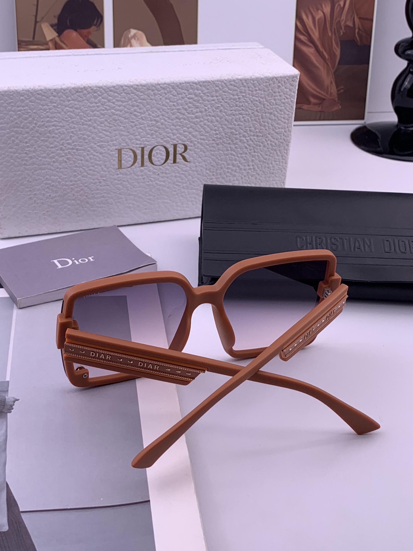 🔺 【DIOR-迪奥】开春新款 潮流爆款 时尚方框偏光太阳镜 高品质 佩戴舒适 网红潮款墨镜 女士高清尼龙偏光太阳镜🕶️