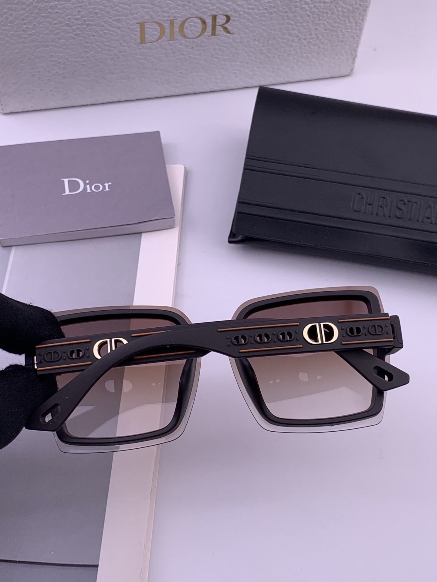 🔺 【DIOR-迪奥】开春新款 潮流爆款 时尚方框偏光太阳镜 高品质 佩戴舒适 网红潮款墨镜 女士高清加厚偏光太阳镜🕶️