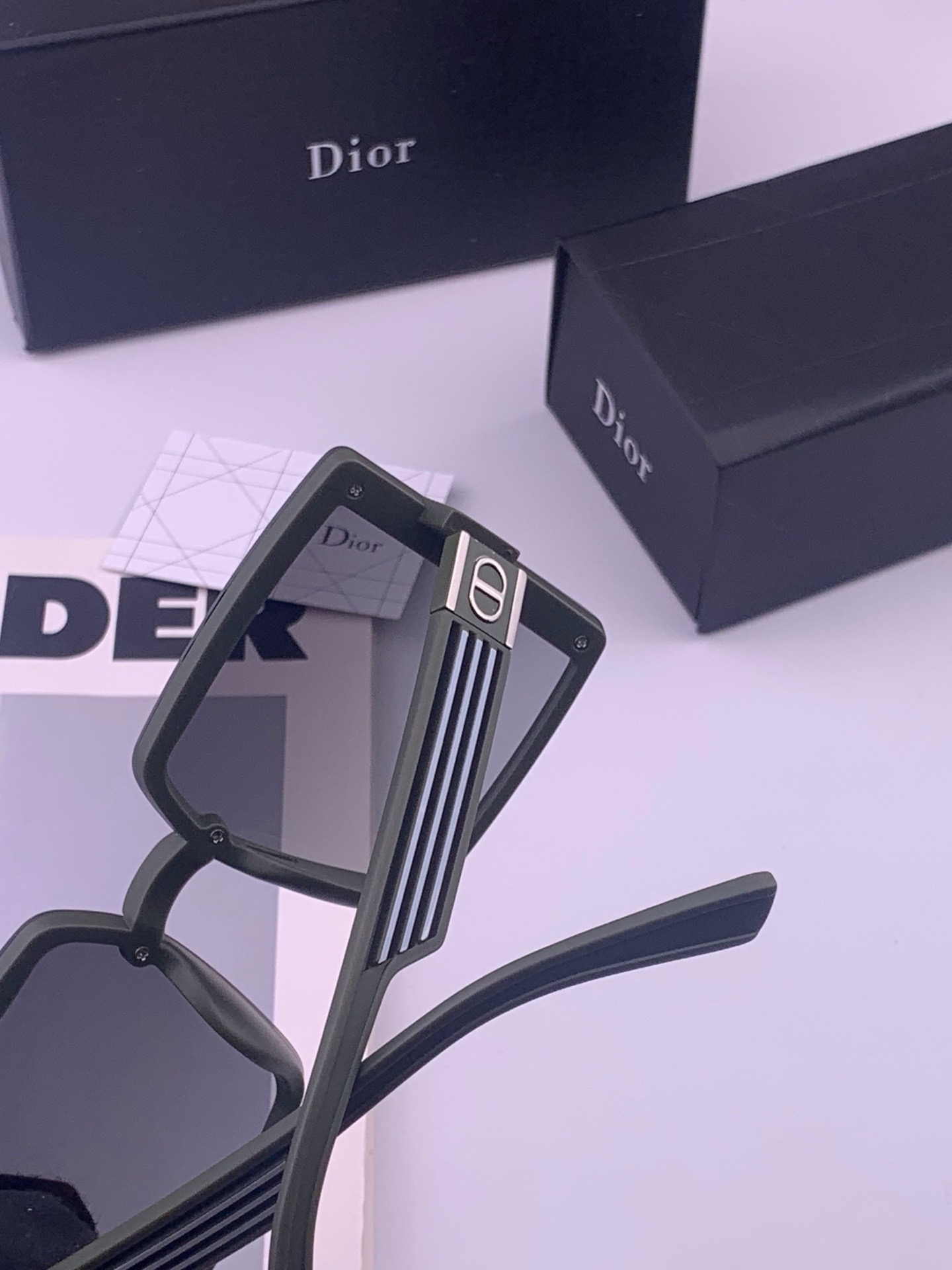 🔺 【DIOR-迪奥】开春新款 潮流爆款 时尚方框偏光太阳镜 高品质 佩戴舒适 网红潮款墨镜 型号：D1297