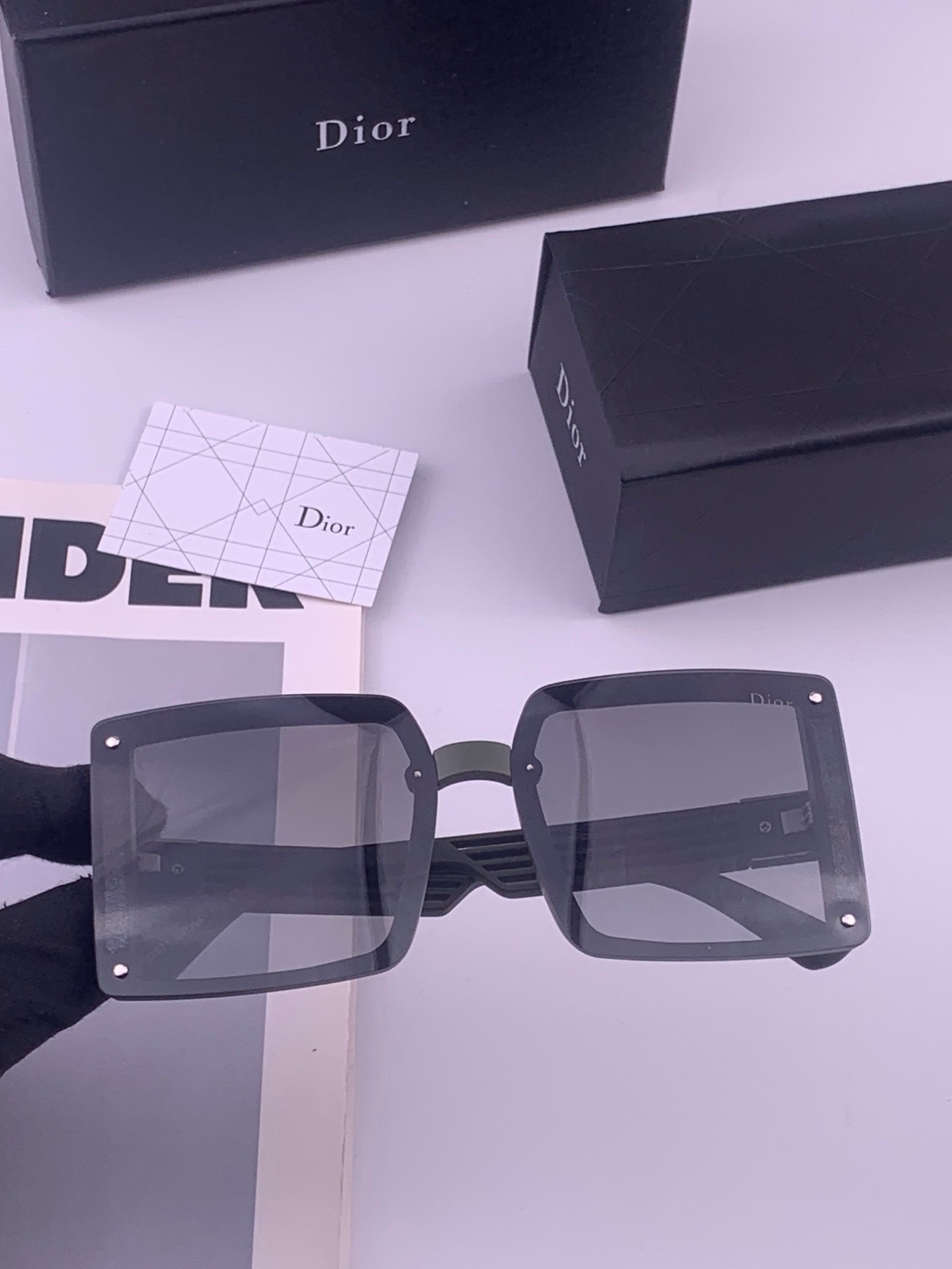 🔺 【DIOR-迪奥】开春新款 潮流爆款 时尚方框偏光太阳镜 高品质 佩戴舒适 网红潮款墨镜 型号：D1297