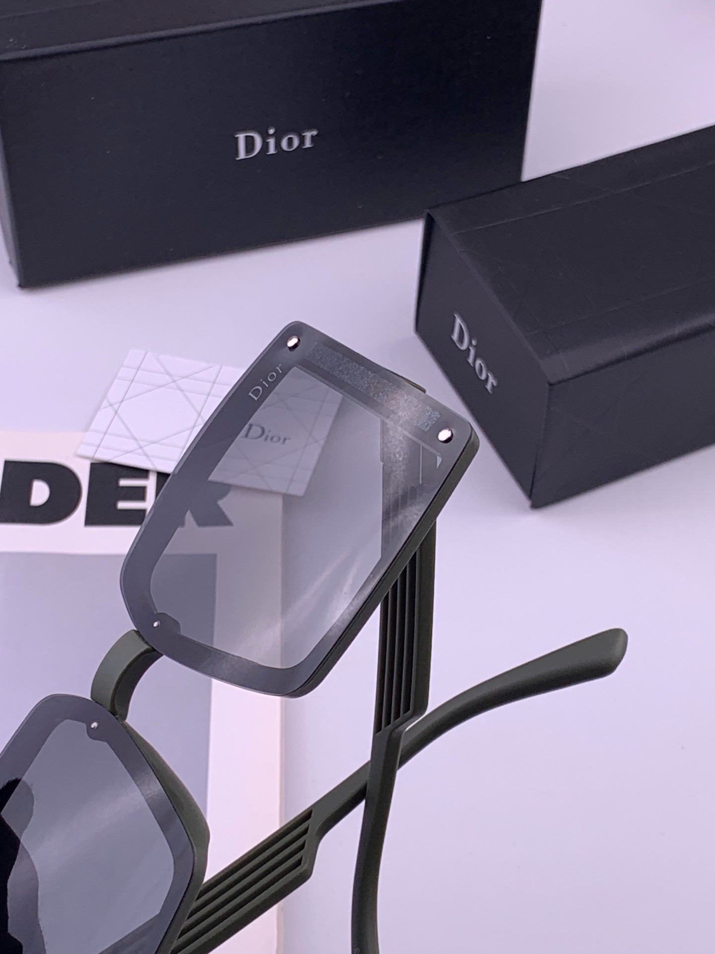 🔺 【DIOR-迪奥】开春新款 潮流爆款 时尚方框偏光太阳镜 高品质 佩戴舒适 网红潮款墨镜 型号：D1297