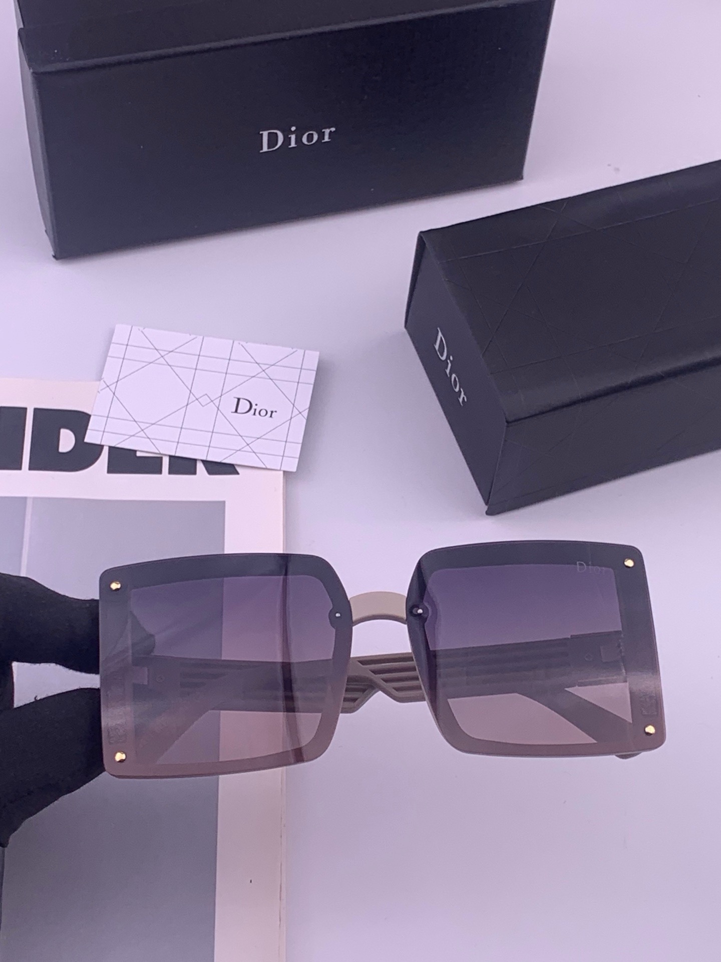 🔺 【DIOR-迪奥】开春新款 潮流爆款 时尚方框偏光太阳镜 高品质 佩戴舒适 网红潮款墨镜 型号：D1297