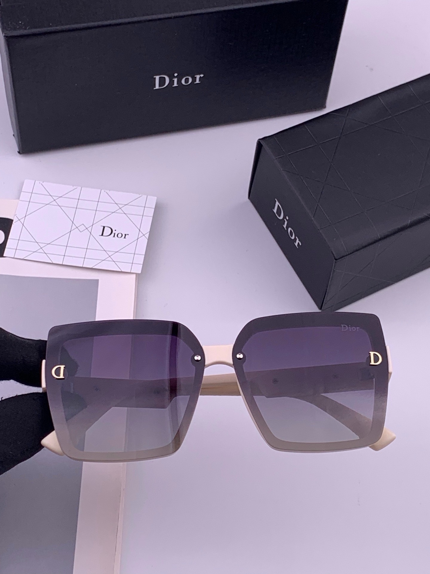 🔺 【DIOR-迪奥】开春新款 潮流爆款 时尚方框偏光太阳镜 高品质 佩戴舒适 网红潮款墨镜 女士高清加厚偏光太阳镜🕶️