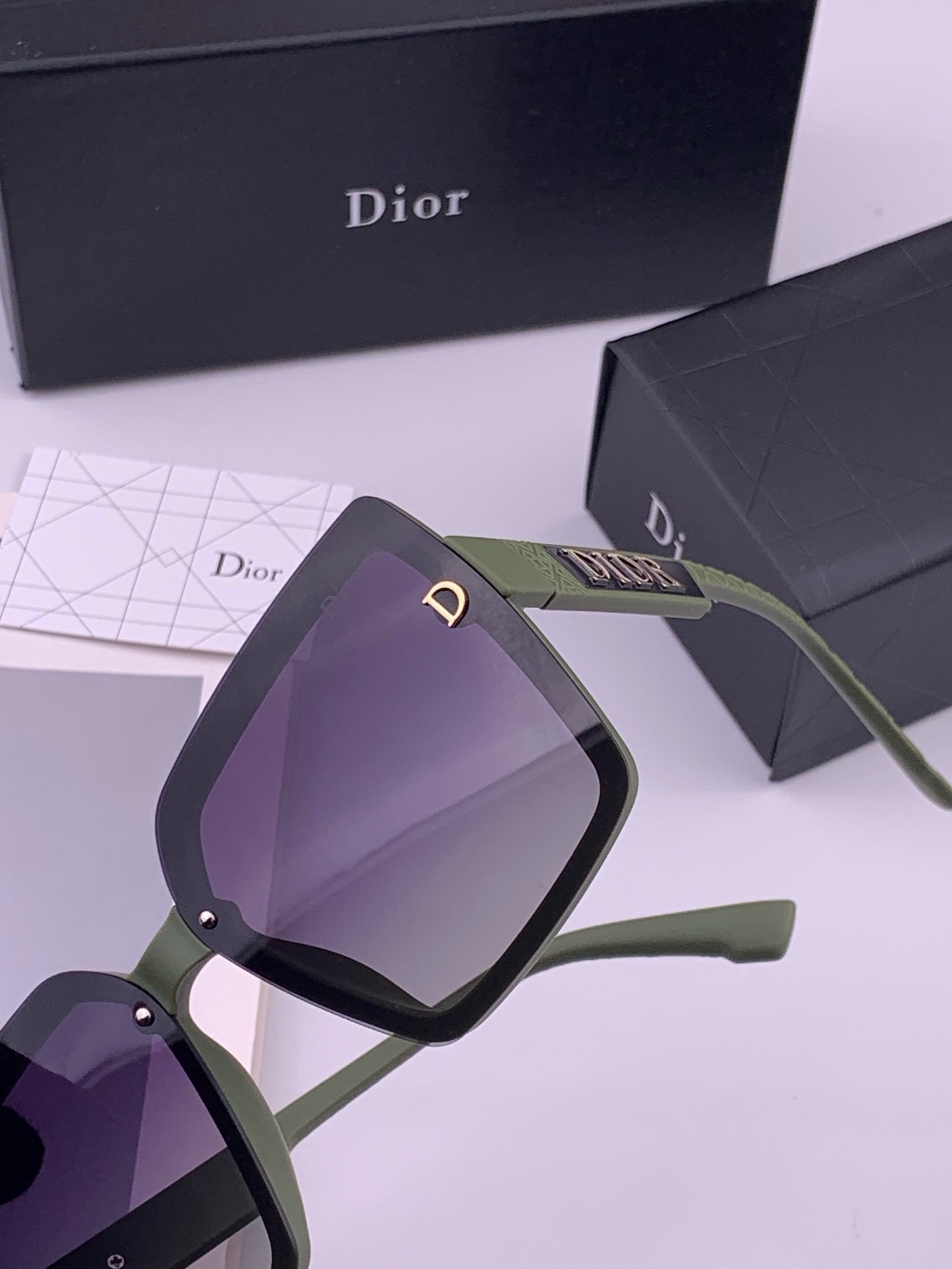 🔺 【DIOR-迪奥】开春新款 潮流爆款 时尚方框偏光太阳镜 高品质 佩戴舒适 网红潮款墨镜 女士高清加厚偏光太阳镜🕶️