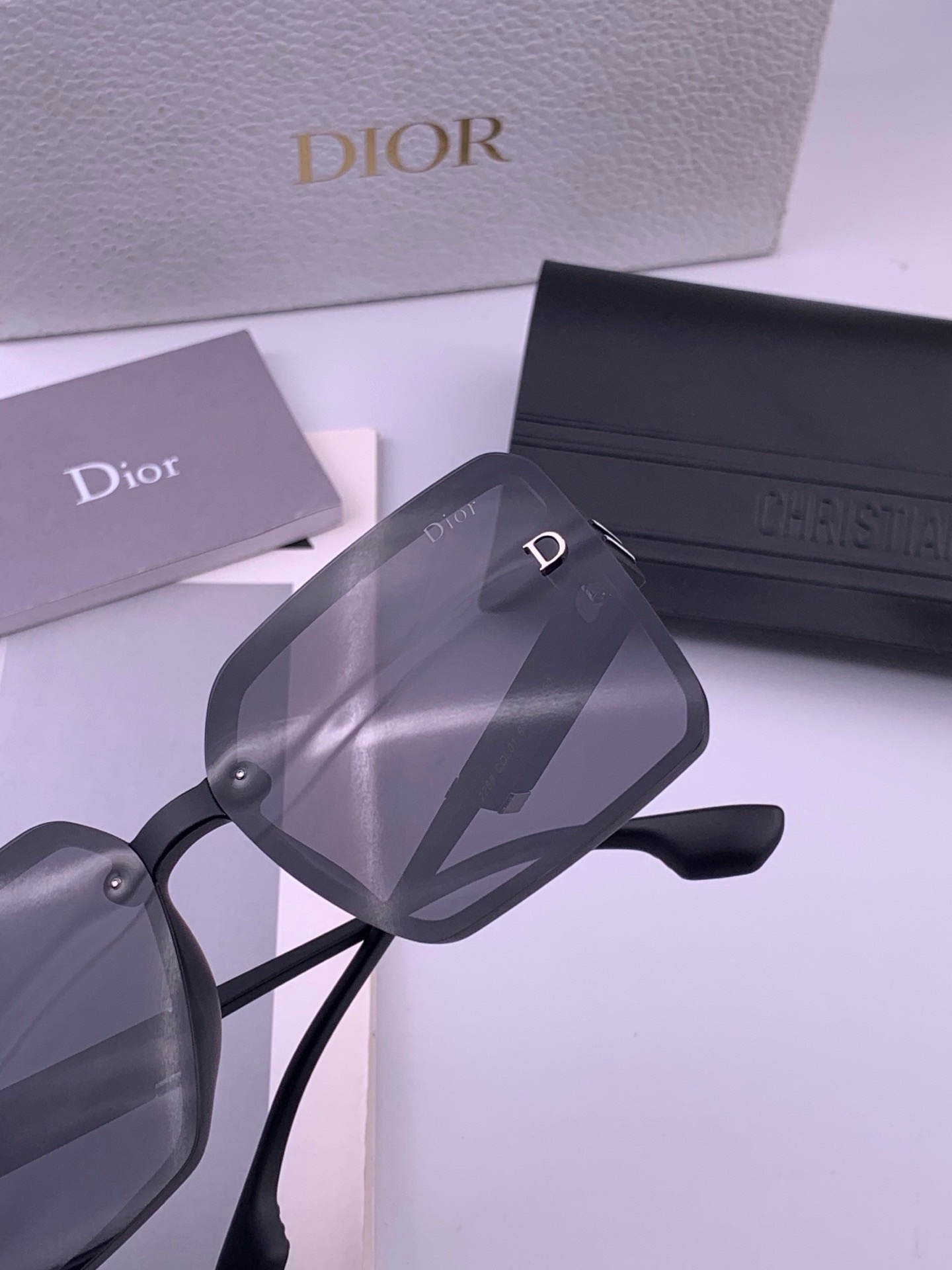 🔺 【DIOR-迪奥】开春新款 潮流爆款 时尚方框偏光太阳镜 高品质 佩戴舒适 网红潮款墨镜 女士高清偏光太阳镜🕶️ 🎉