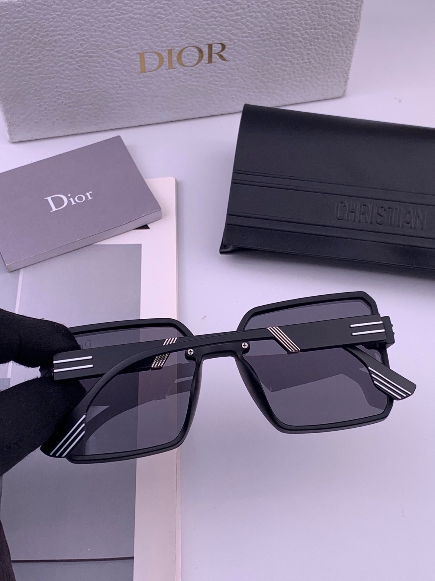 🔺 【DIOR-迪奥】开春新款 潮流爆款 时尚方框偏光太阳镜 高品质 佩戴舒适 网红潮款墨镜 女士高清偏光太阳镜🕶️ 🎉