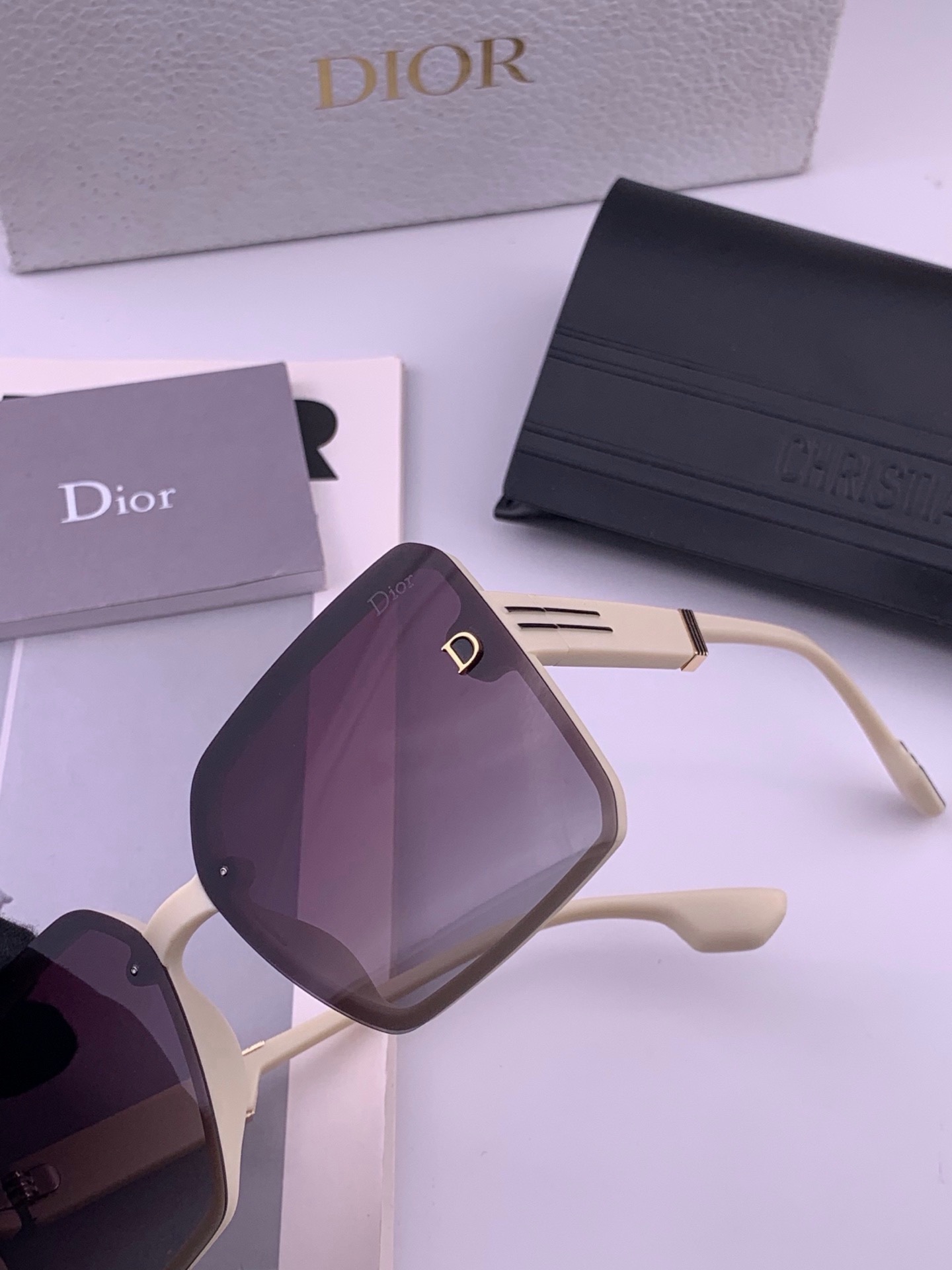 🔺 【DIOR-迪奥】开春新款 潮流爆款 时尚方框偏光太阳镜 高品质 佩戴舒适 网红潮款墨镜 女士高清偏光太阳镜🕶️ 🎉