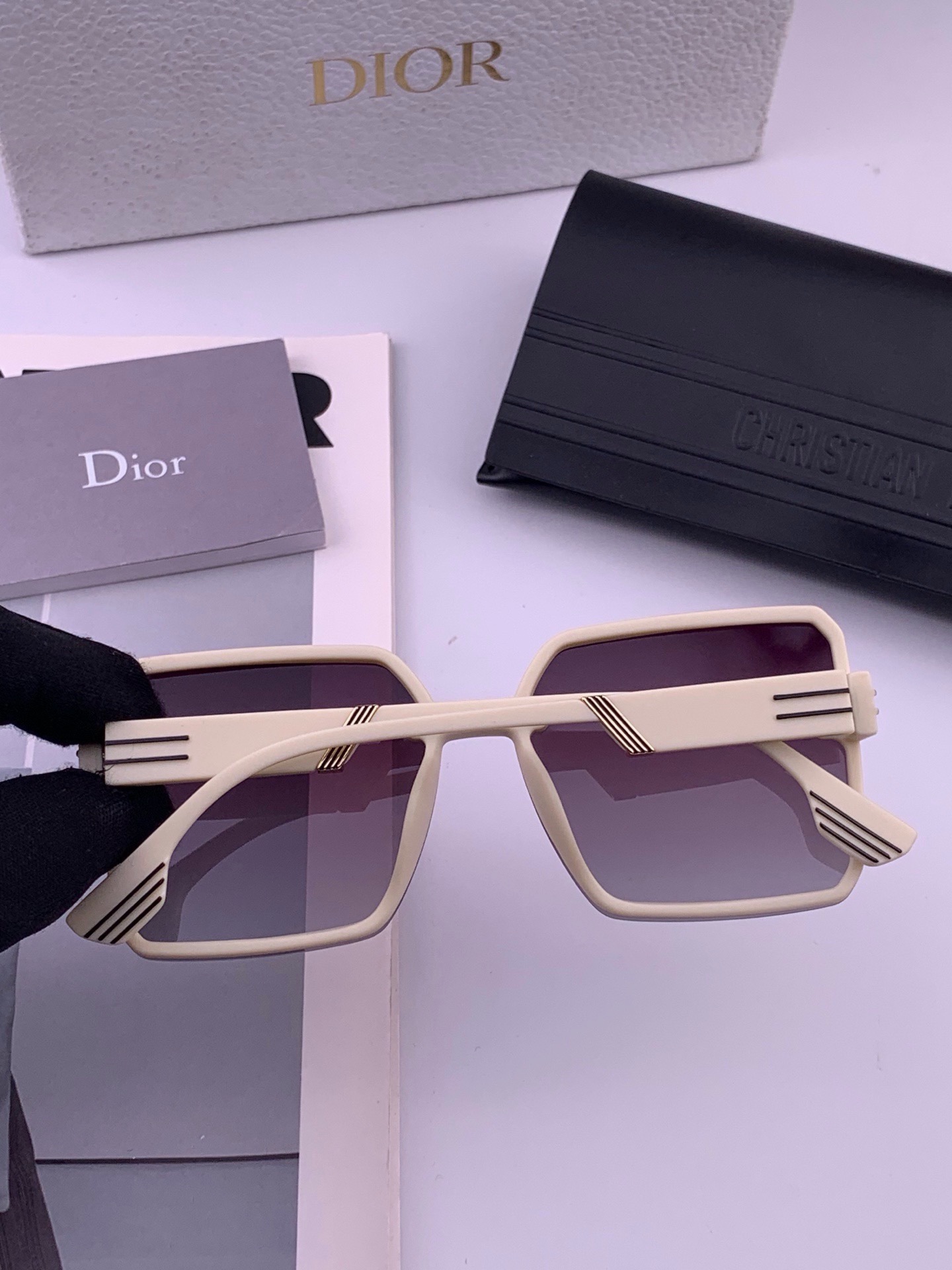 🔺 【DIOR-迪奥】开春新款 潮流爆款 时尚方框偏光太阳镜 高品质 佩戴舒适 网红潮款墨镜 女士高清偏光太阳镜🕶️ 🎉