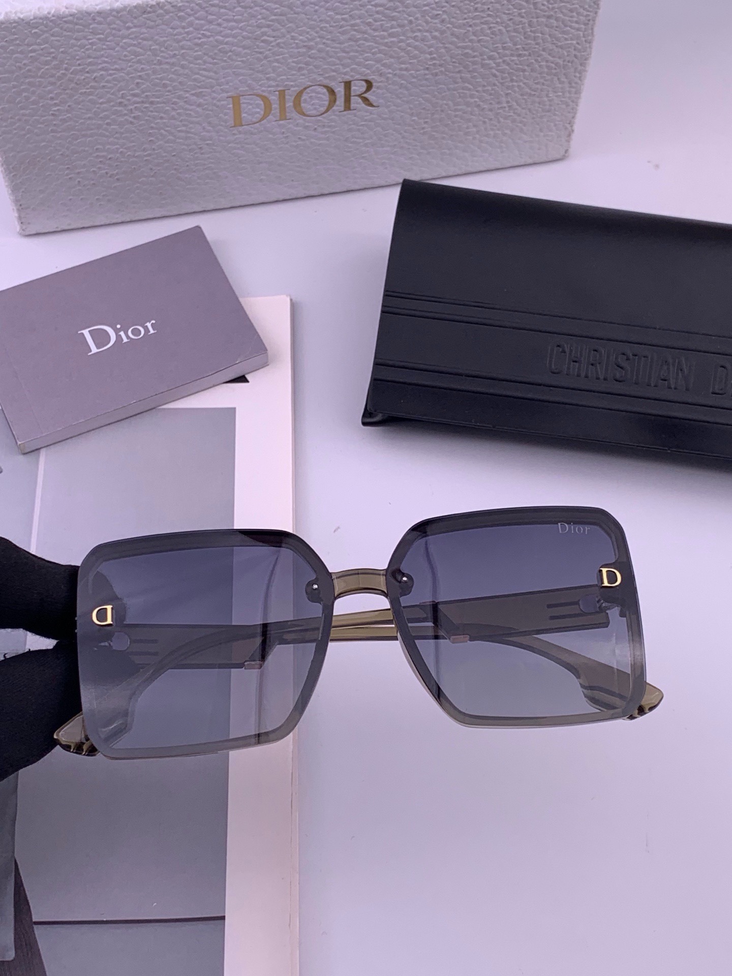 🔺 【DIOR-迪奥】开春新款 潮流爆款 时尚方框偏光太阳镜 高品质 佩戴舒适 网红潮款墨镜 女士高清偏光太阳镜🕶️ 🎉