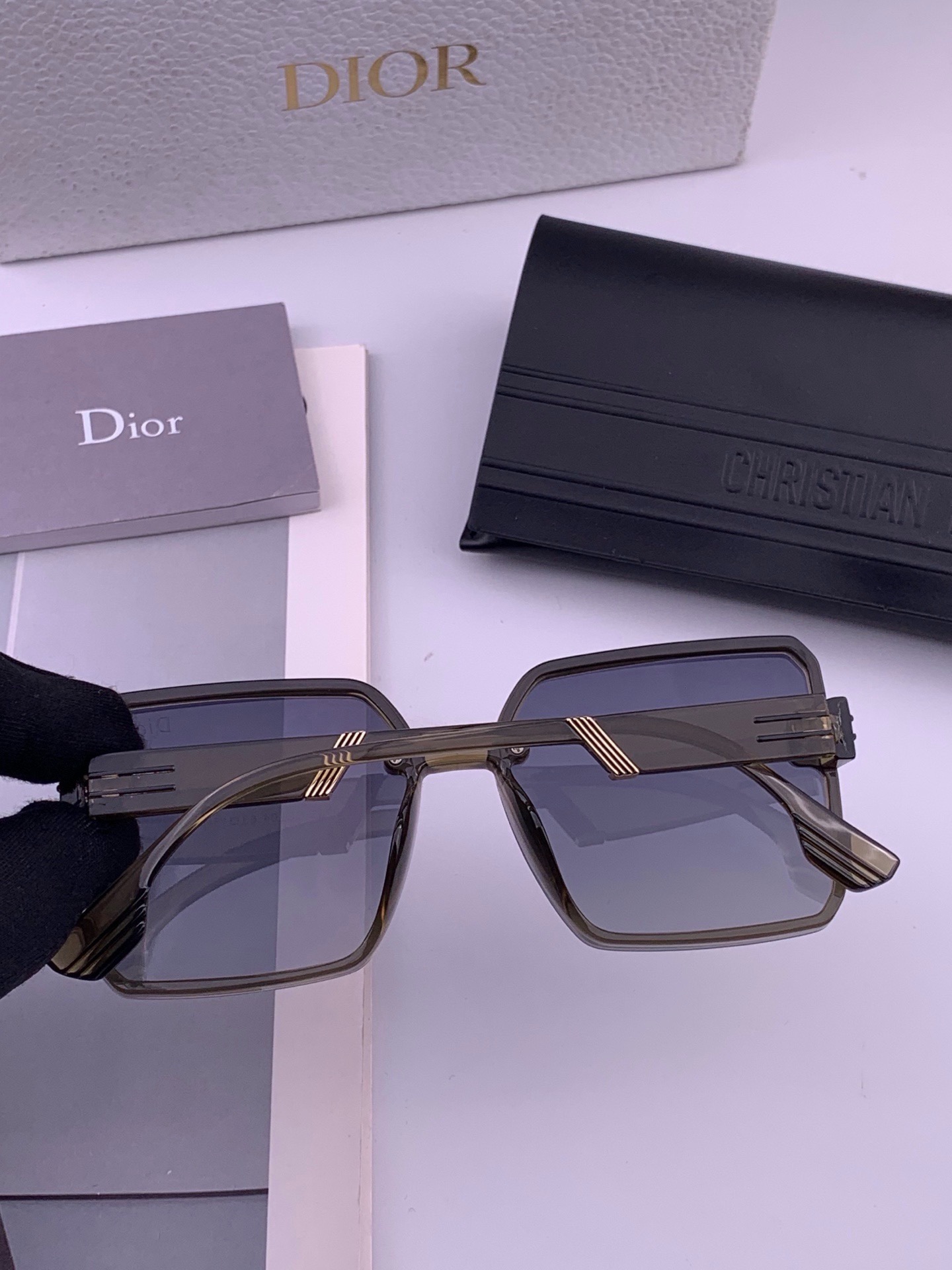 🔺 【DIOR-迪奥】开春新款 潮流爆款 时尚方框偏光太阳镜 高品质 佩戴舒适 网红潮款墨镜 女士高清偏光太阳镜🕶️ 🎉