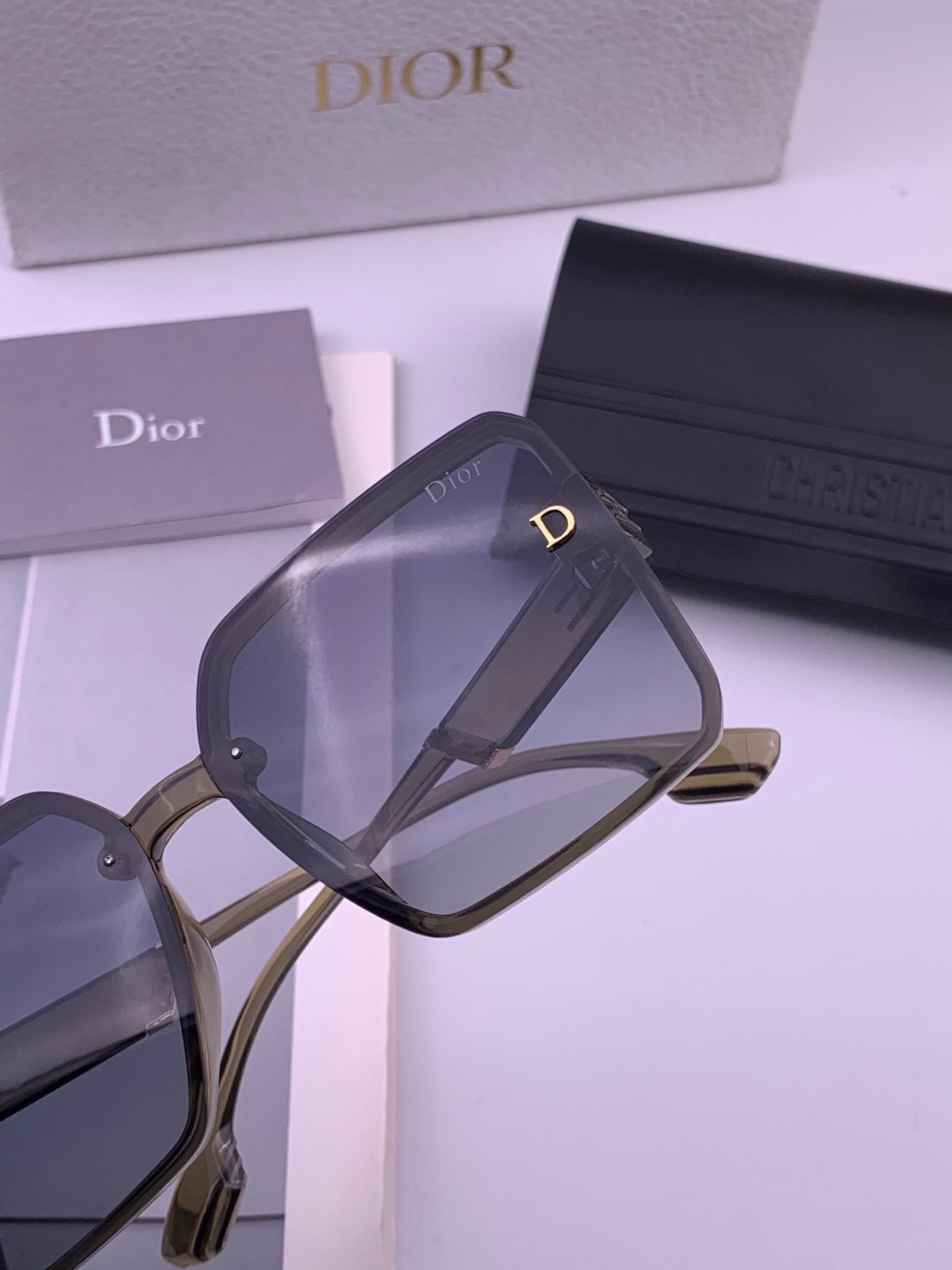 🔺 【DIOR-迪奥】开春新款 潮流爆款 时尚方框偏光太阳镜 高品质 佩戴舒适 网红潮款墨镜 女士高清偏光太阳镜🕶️ 🎉